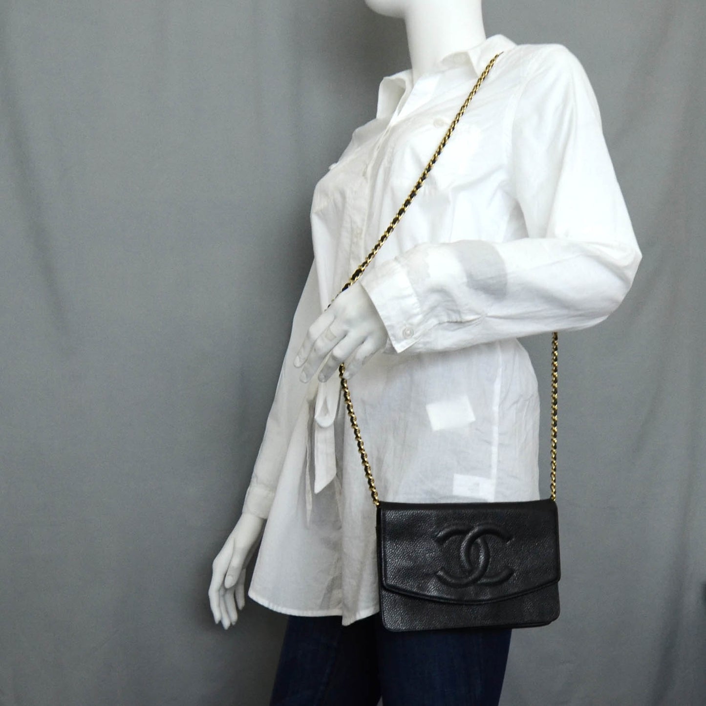 Caviar Wallet on Chain Black