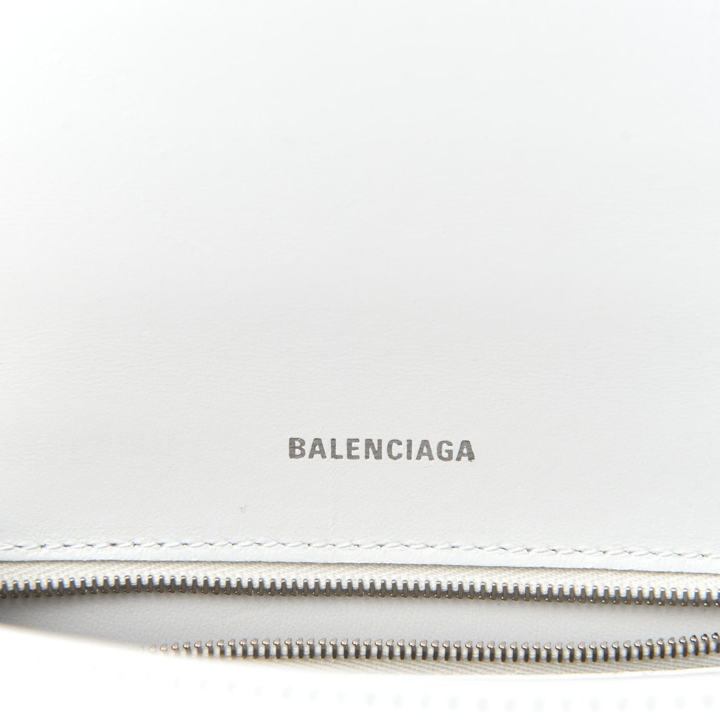 Shiny Box Calfskin Tonal B Small Hourglass Top Handle Bag White
