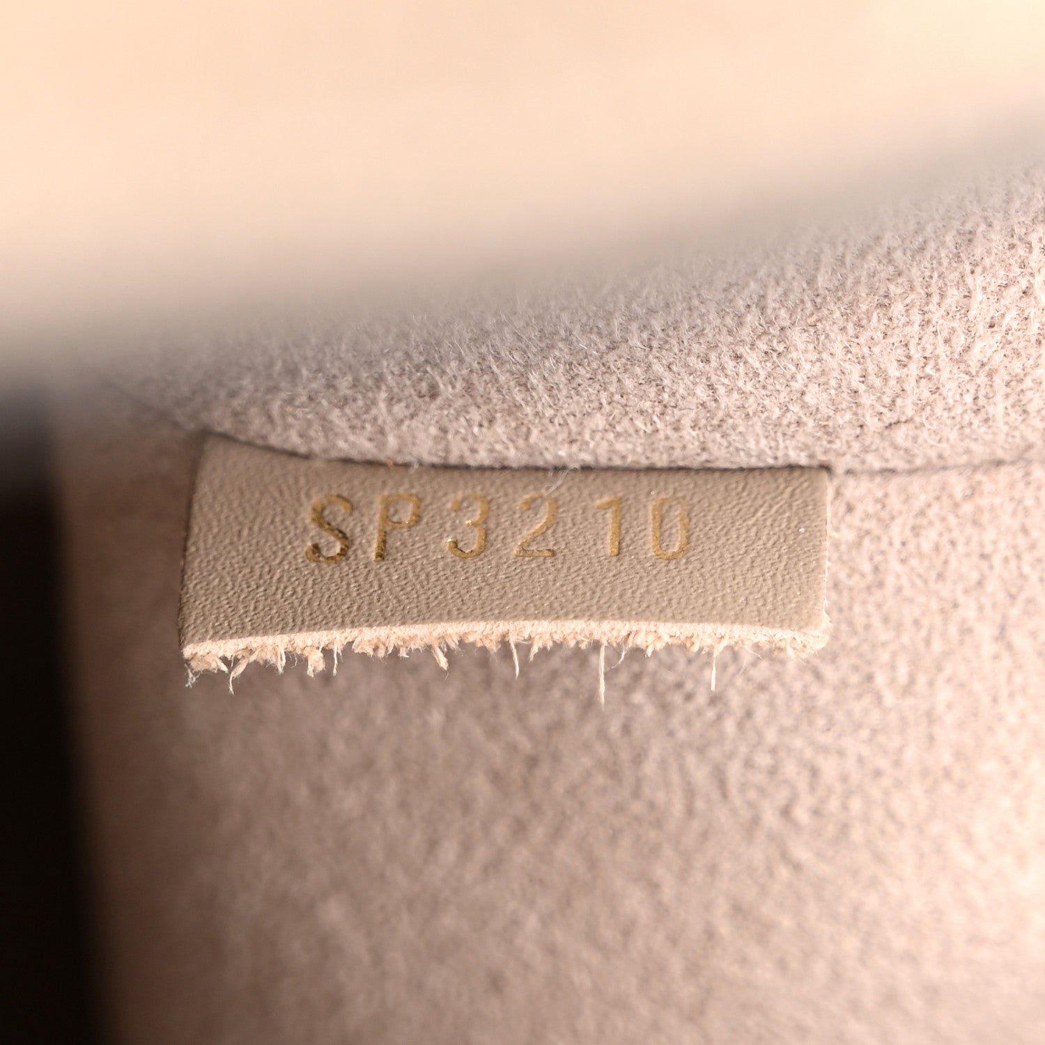 Louis Vuitton Empreinte Monogram Giant Neonoe MM Tourterelle Creme 8 of 12
