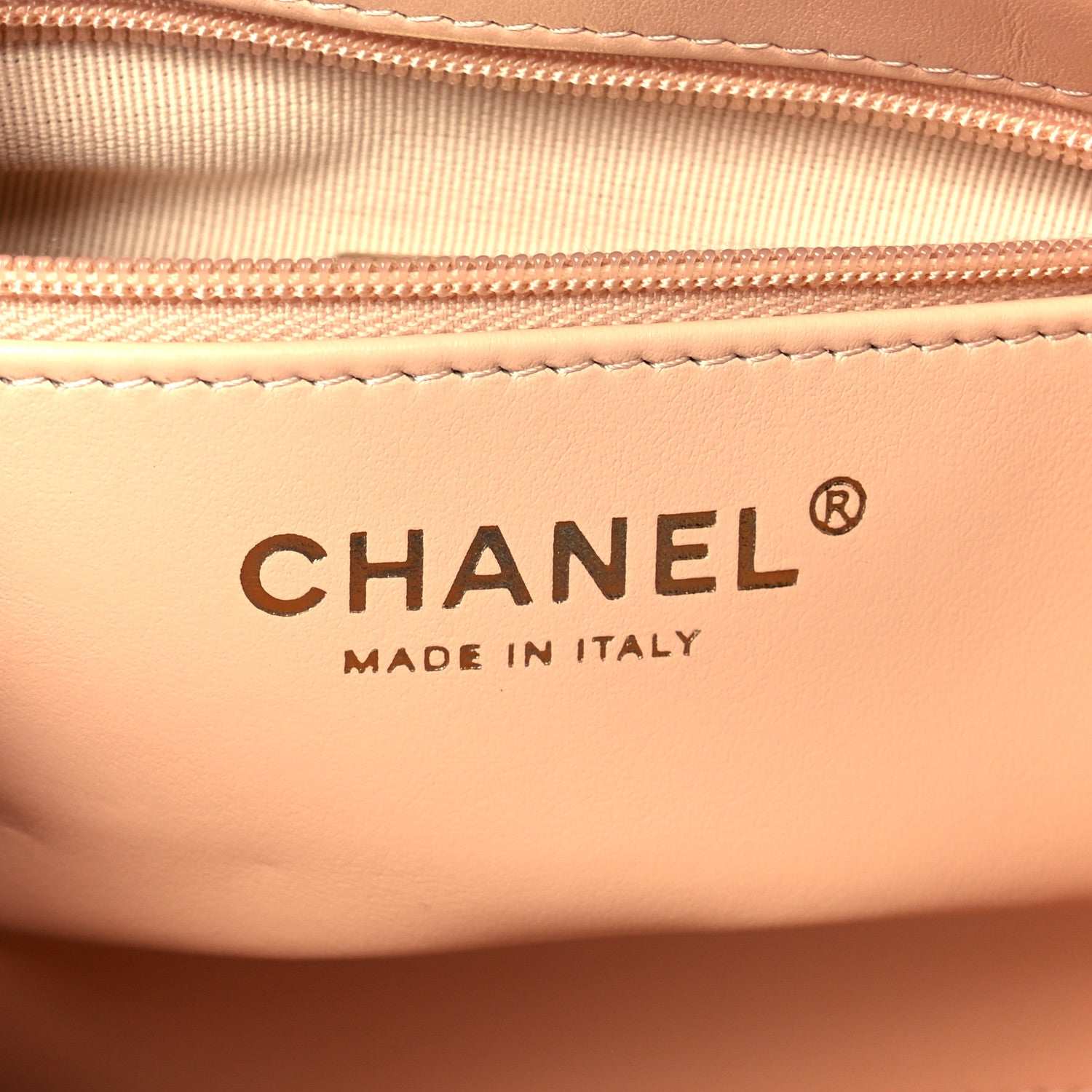 ♥CHANEL♥ロゴ キルティング　新品 Chanel Shiny Aged Calfskin Quilted Nano Kelly Shopper Beige