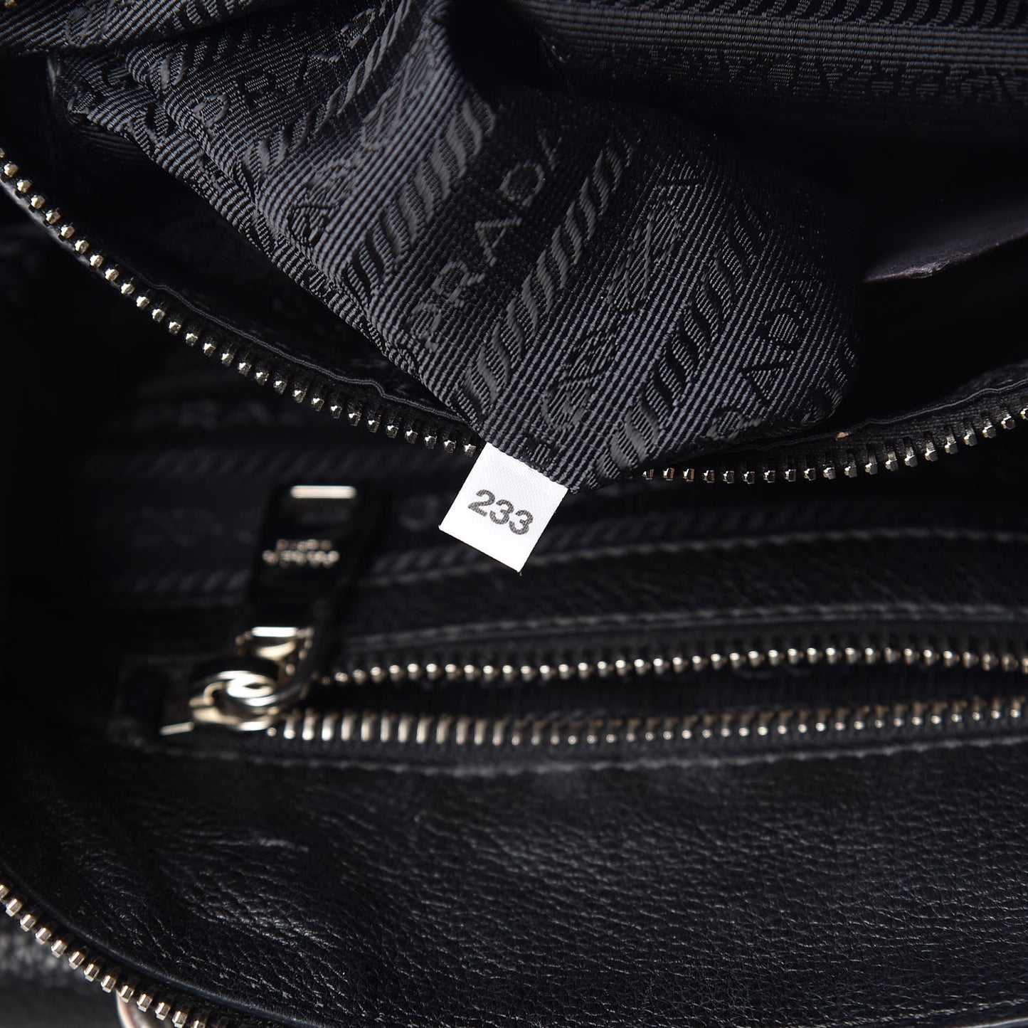 Vitello Daino Tote Black