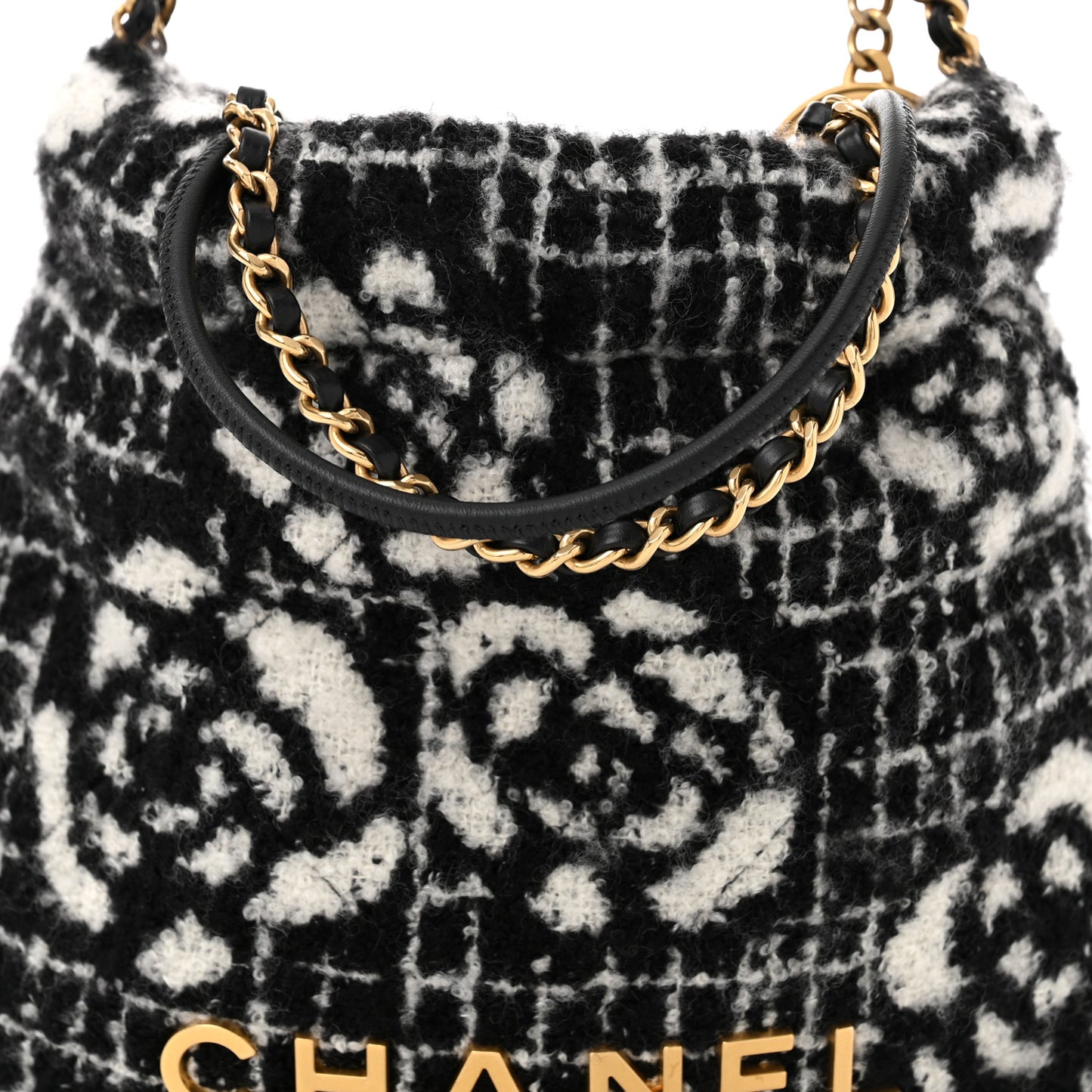 Cashmere Mini Chanel 22 Black White