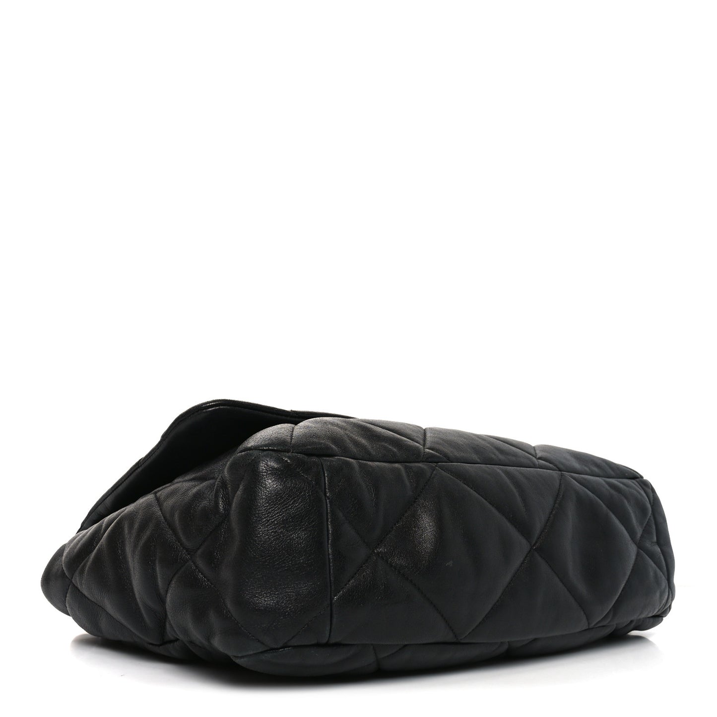 Lambskin Quilted Maxi Chanel 19 Flap Black