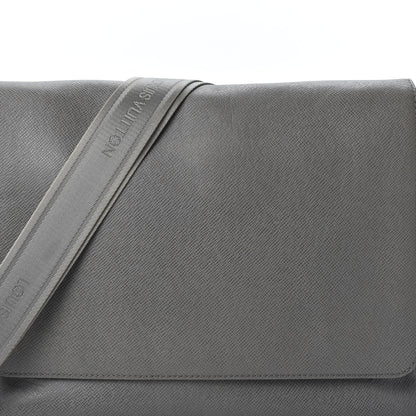 Louis Vuitton Taiga Roman MM Messenger Glacier 9 of 9
