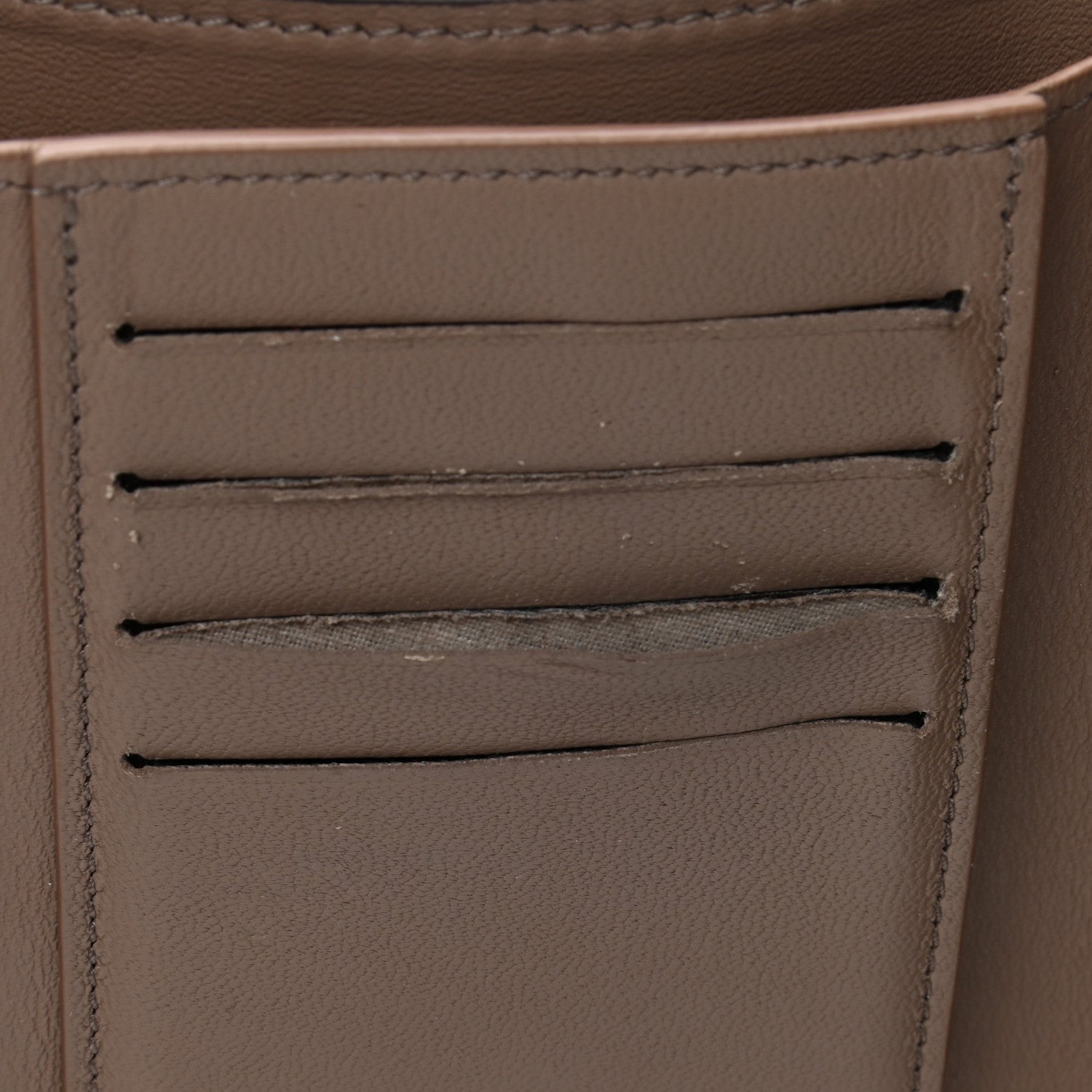 Louis Vuitton Taurillon Capucines Compact Wallet Magnolia 9 of 9
