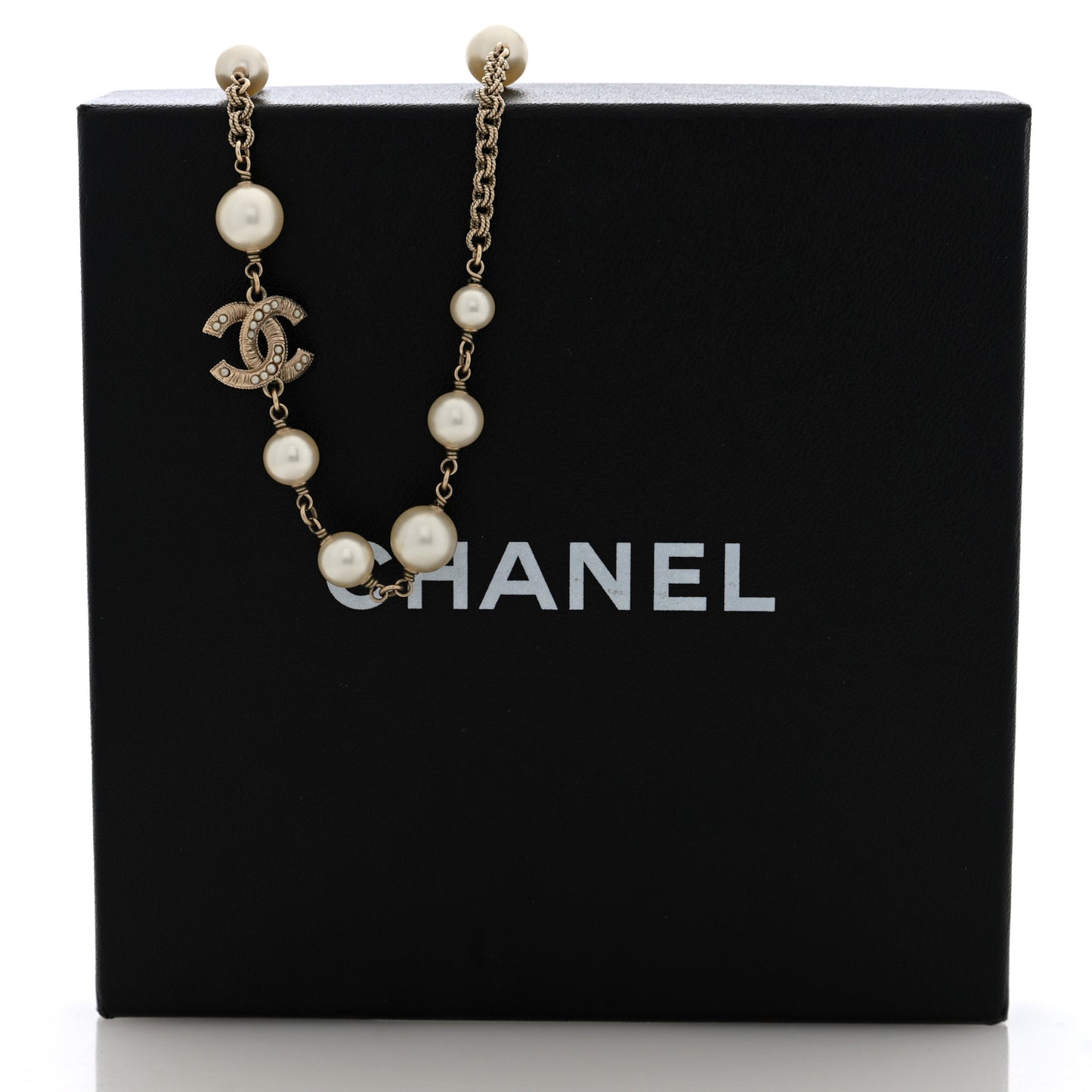 Pearl Beaded CC Short Necklace White Gold