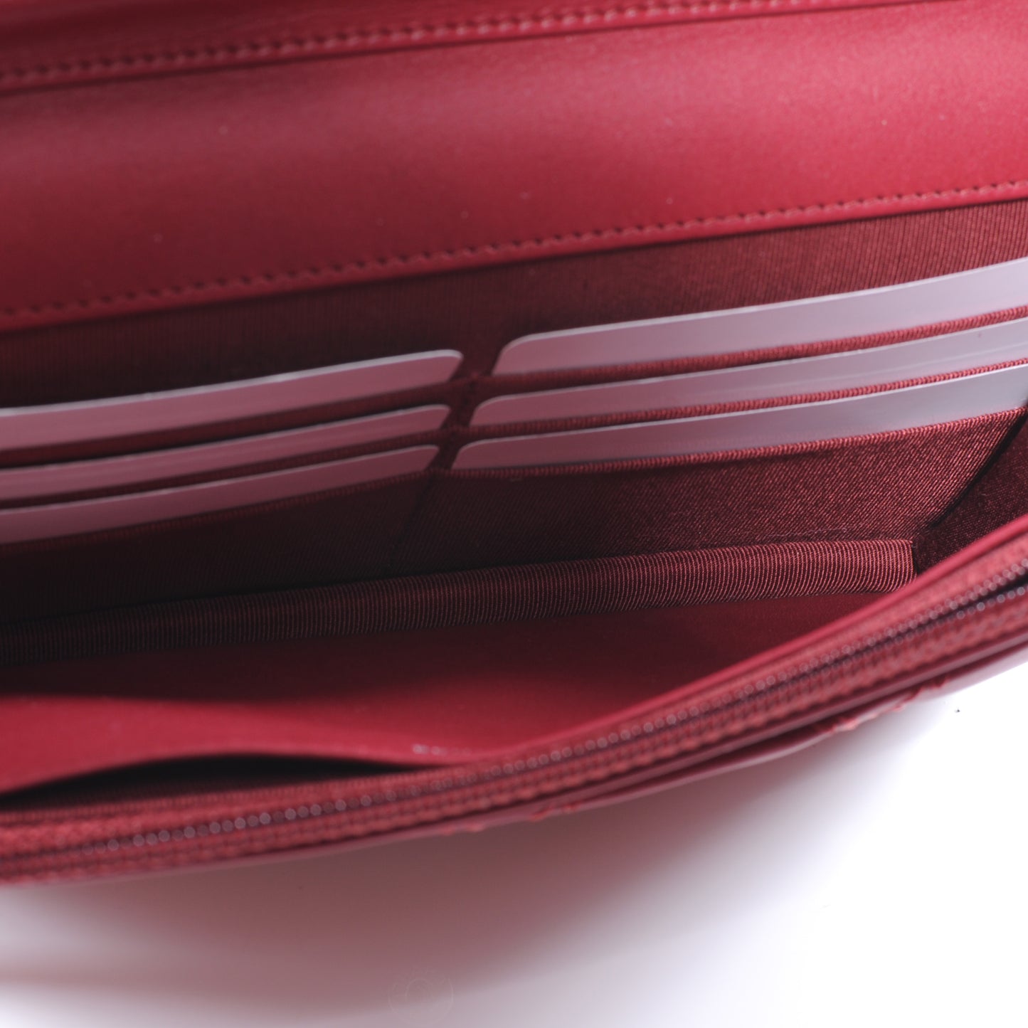 Calfskin Hamptons Wallet on Chain WOC Red