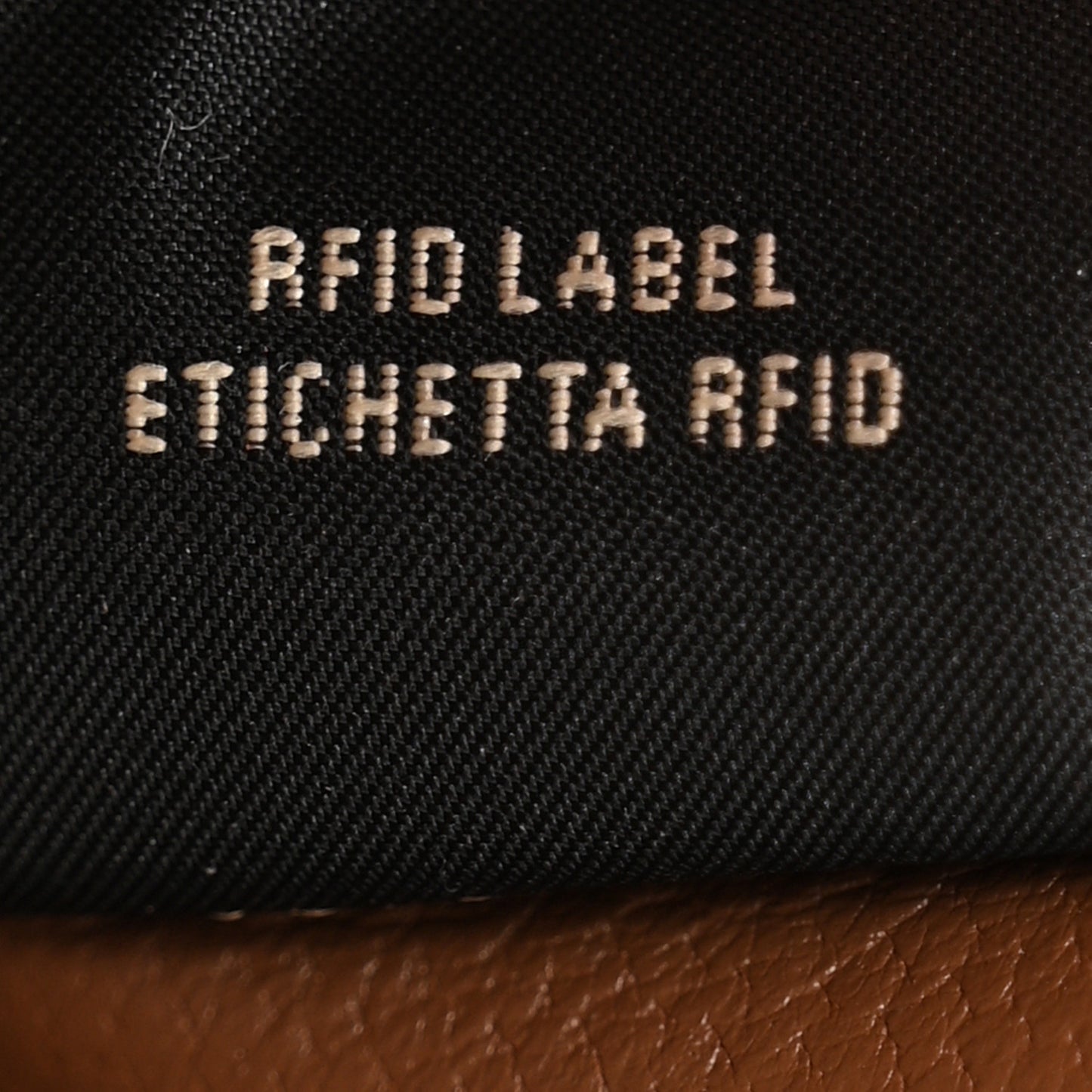 Cuoio Roma Sellerissima Nappa Sintetica Tape Stitch Mini Baguette Fettuccia