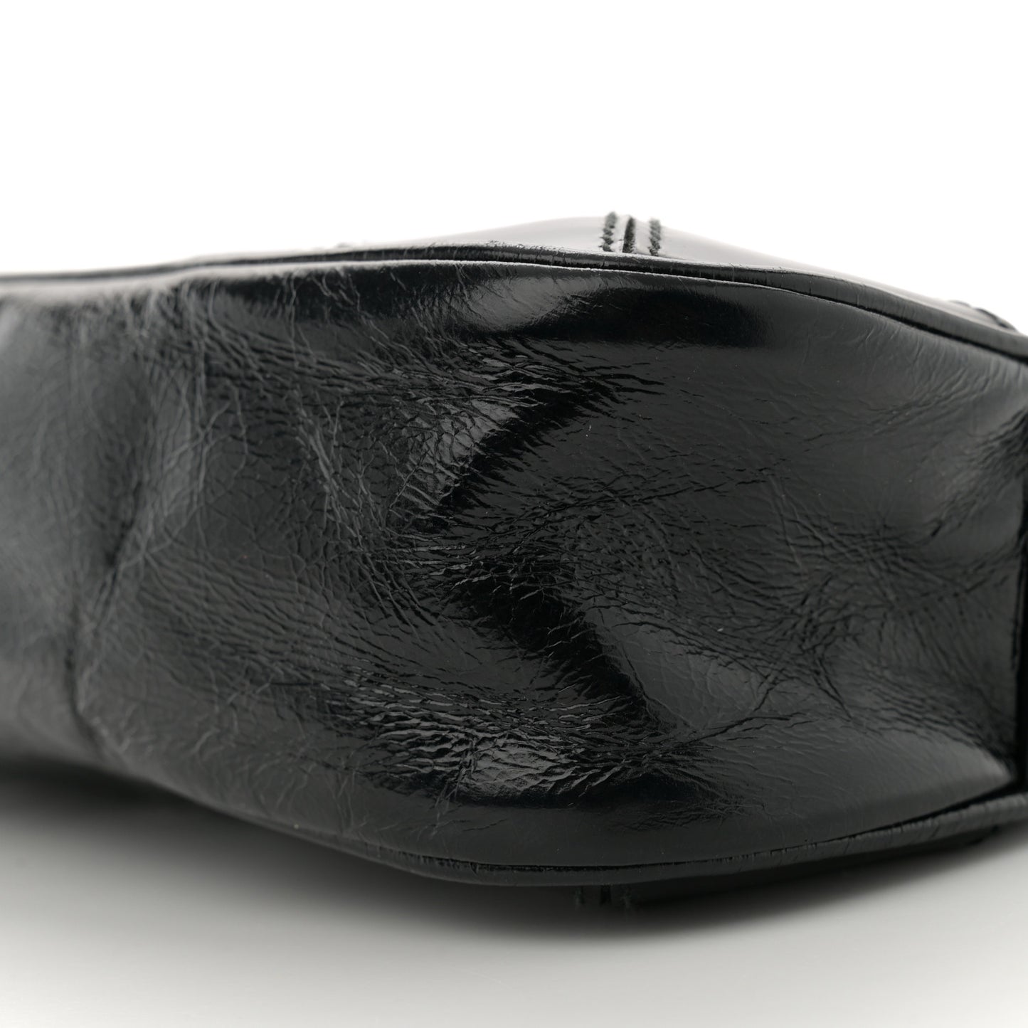 Soft Lux Calfskin Medium Re-Edition 2002 Shoulder Bag Black