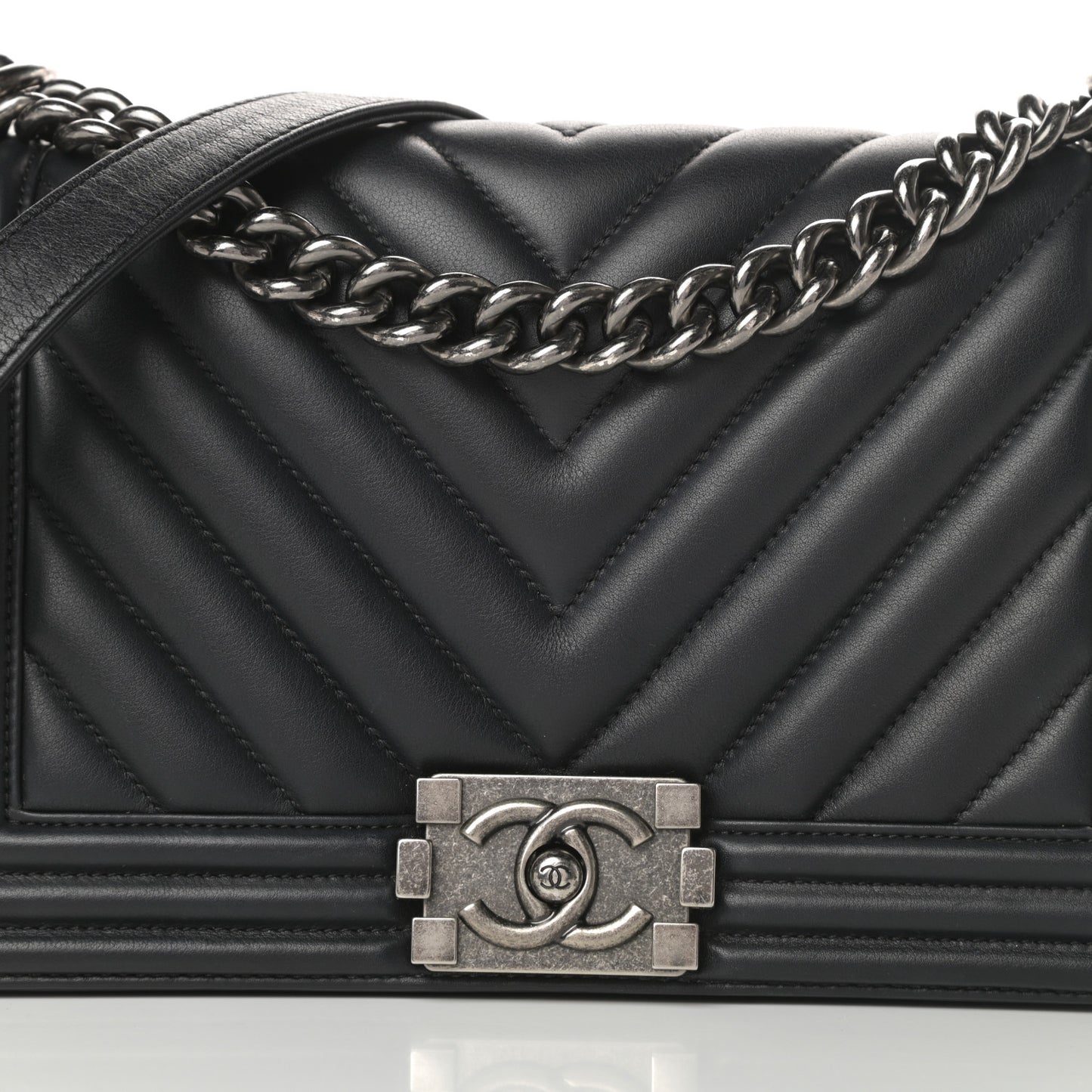 Calfskin Chevron Quilted Medium Boy Flap Black