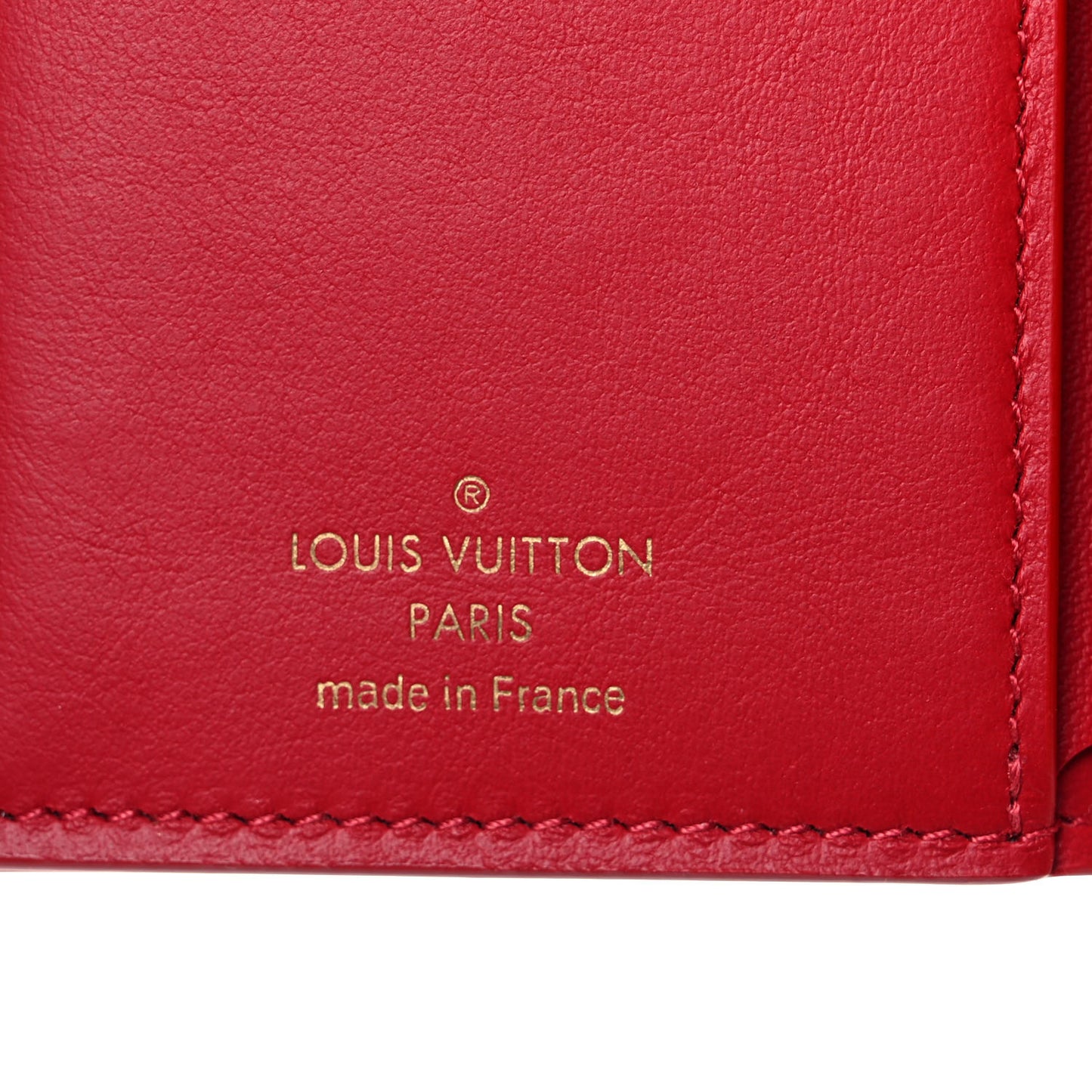 Taurillon Capucines Compact Wallet Rubis