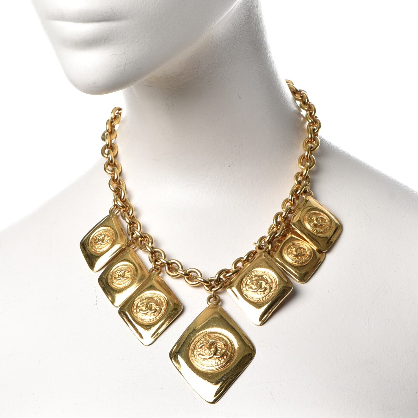 Short CC Necklace Gold