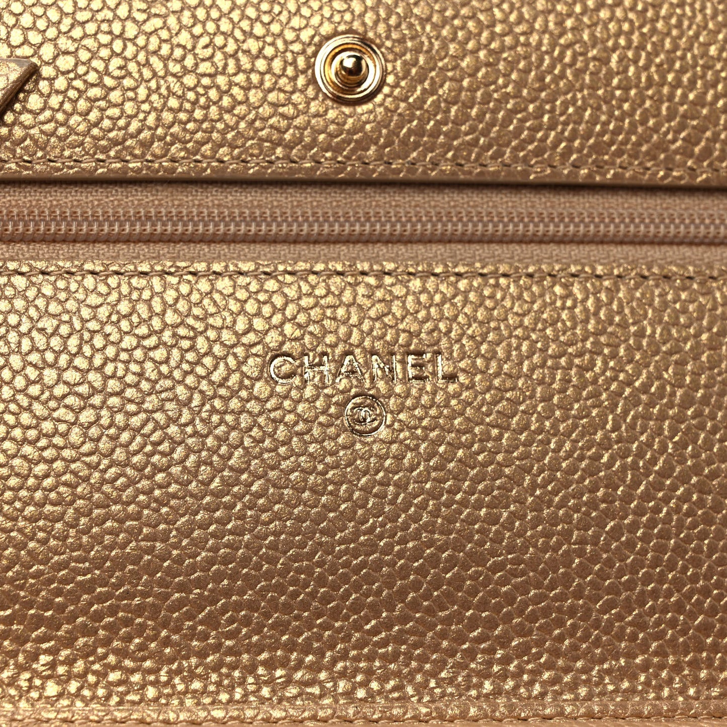 Pearly Caviar Quilted Wallet On Chain WOC Gold