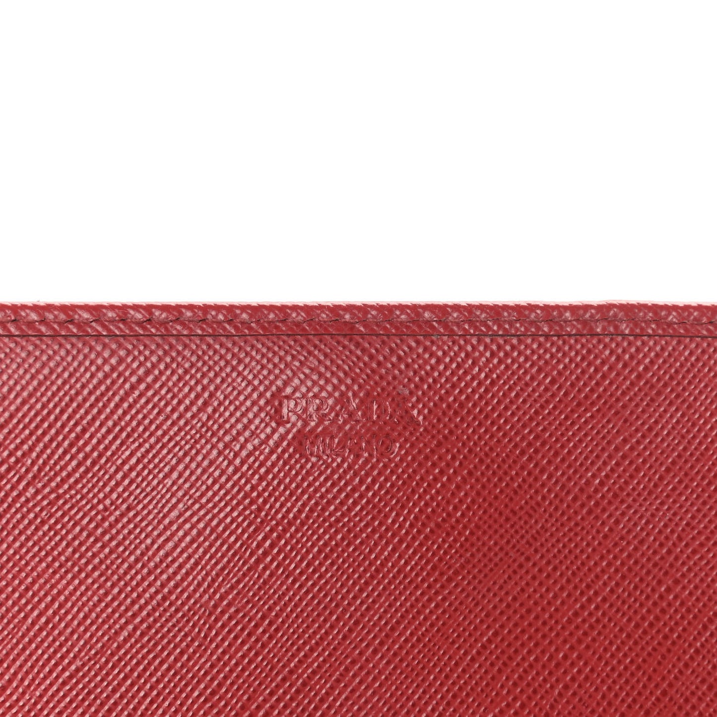 Saffiano Metal Oro Chain Wallet Fuoco