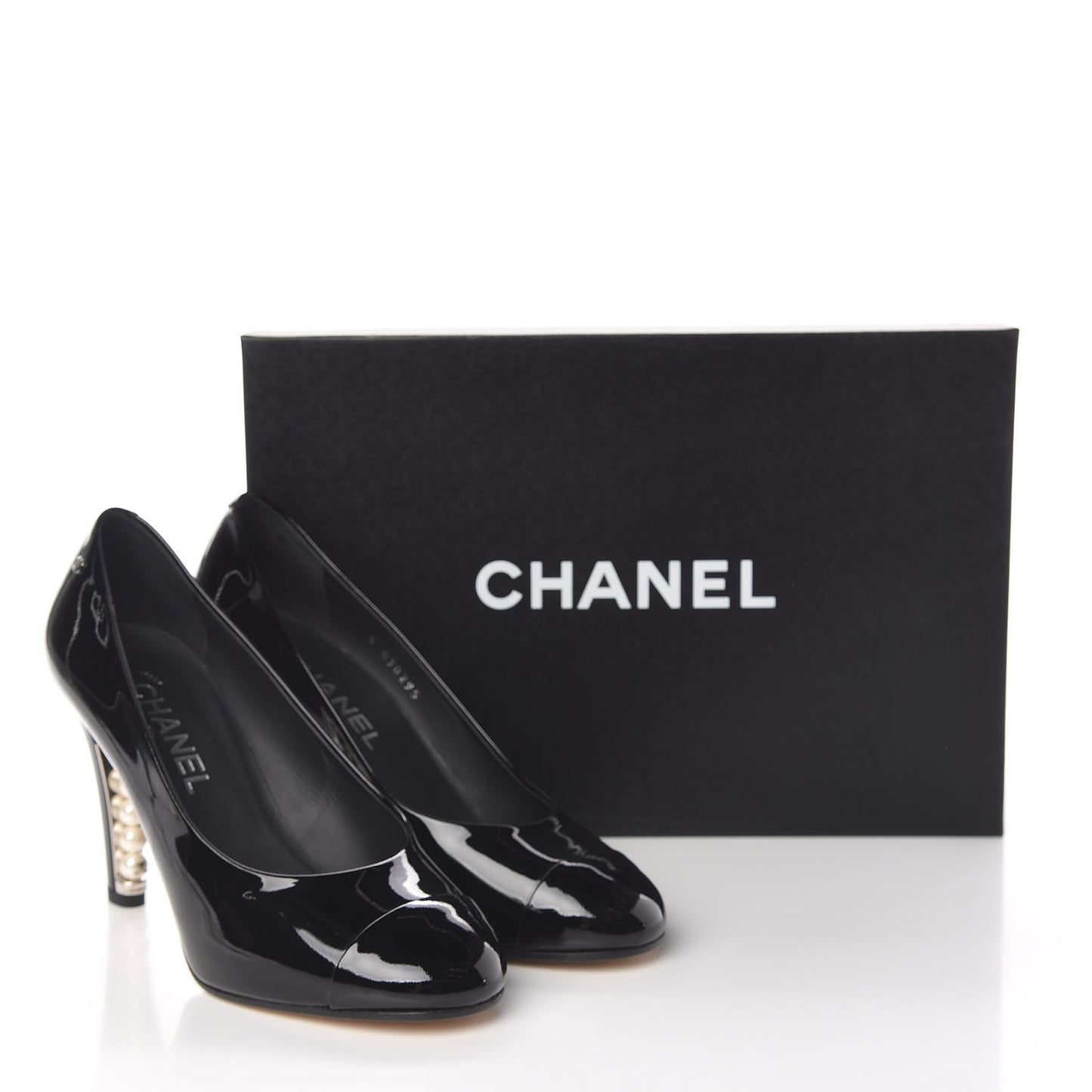 Patent Calfskin Cap Toe CC Pearl Pumps 36.5 Black