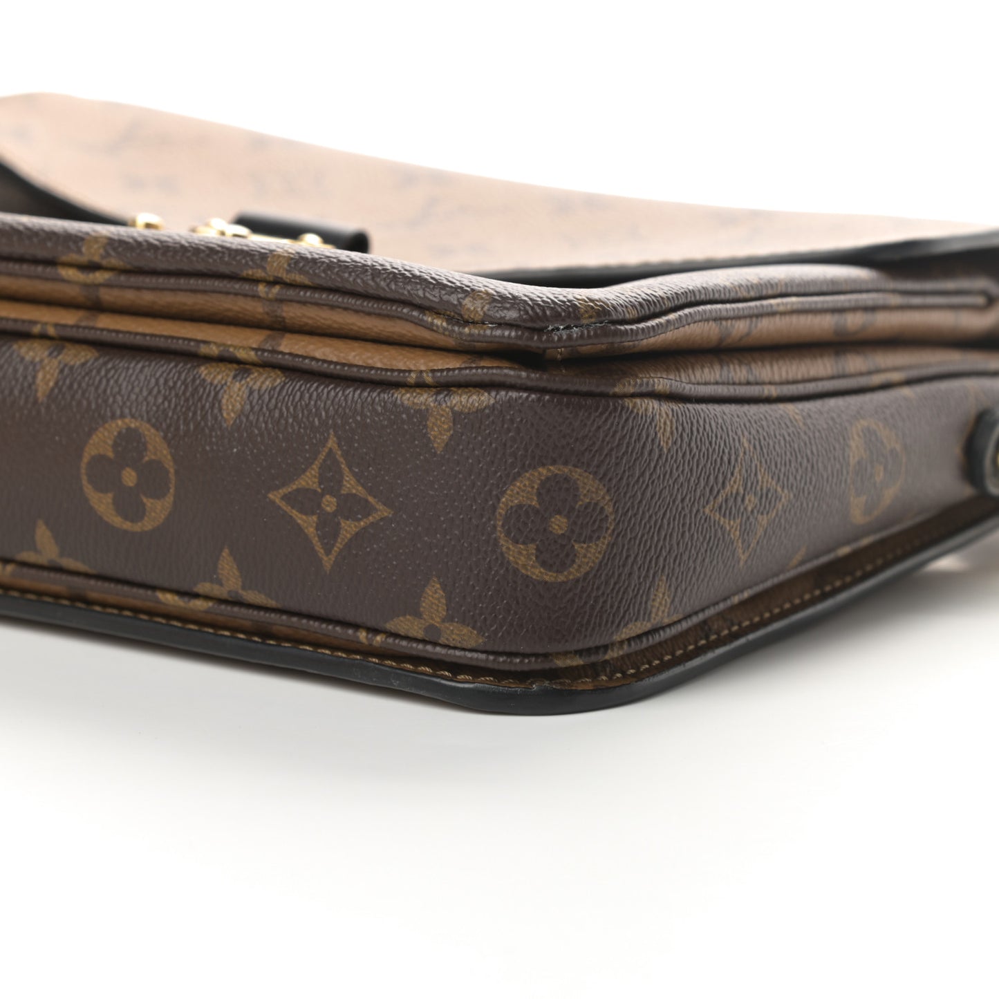 Reverse Monogram Pochette Metis