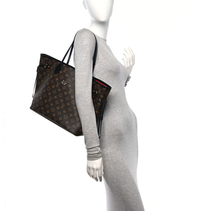 Louis Vuitton Monogram World Tour Neverfull MM 2 of 9