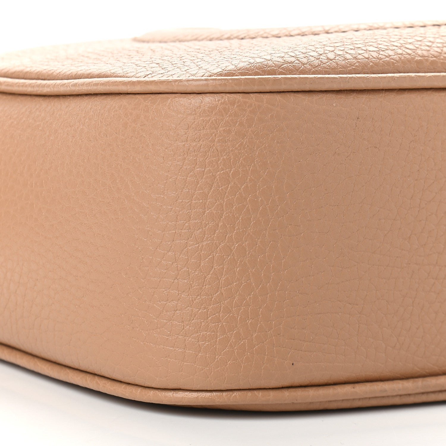 Gucci Pebbled Calfskin Small Soho Disco Bag Camelia 4 of 8