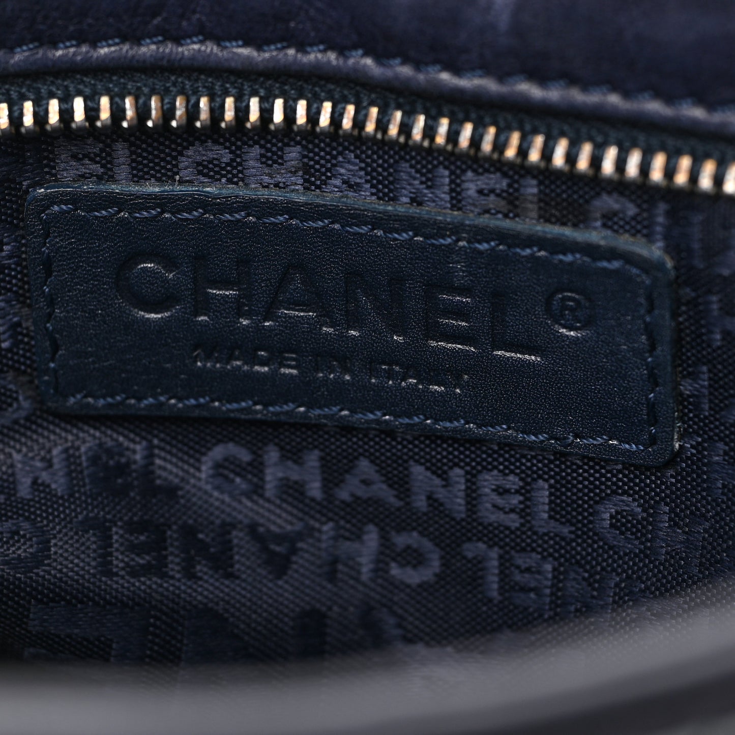 Lambskin Lax Pochette Navy