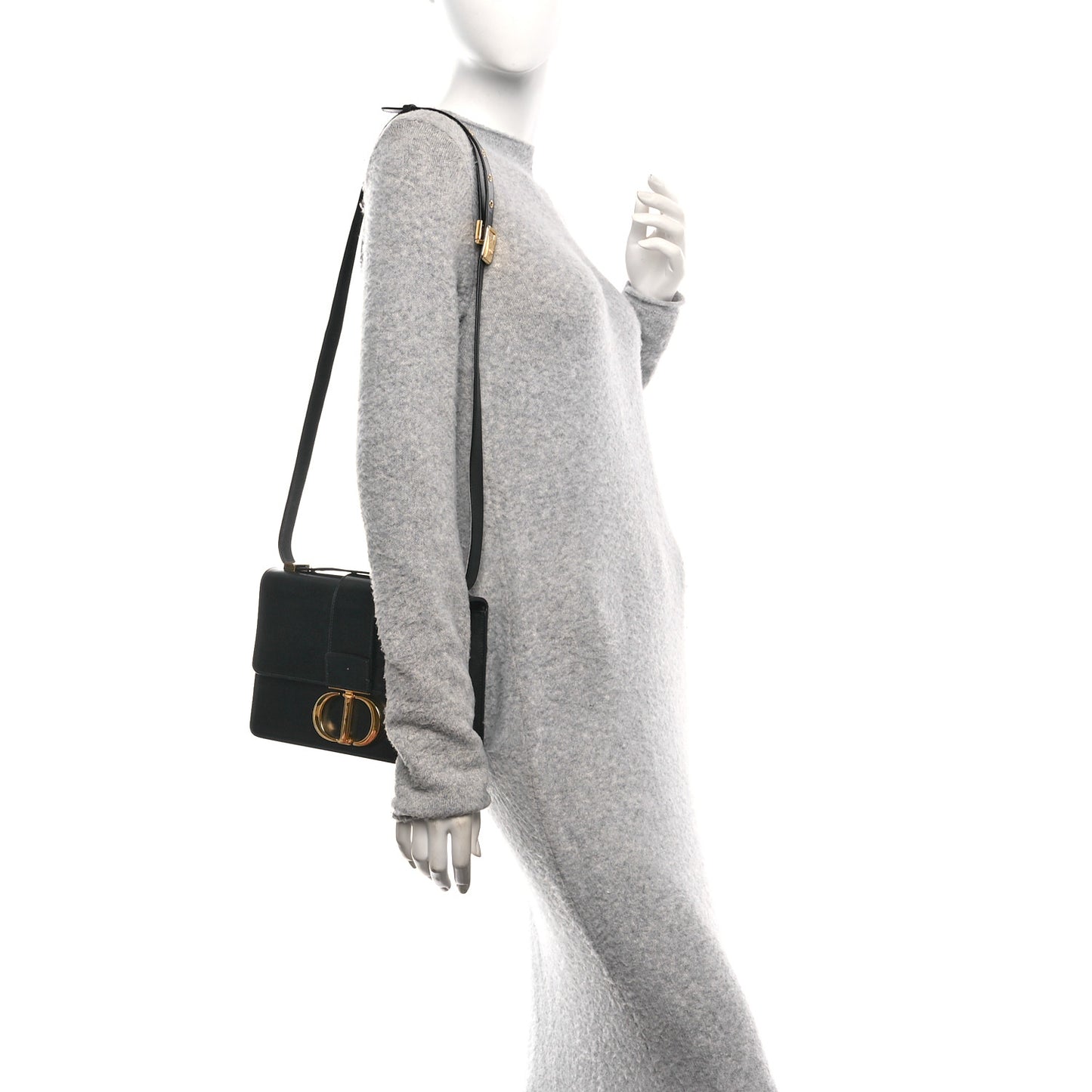 Box Calfskin 30 Montaigne Flap Bag Black