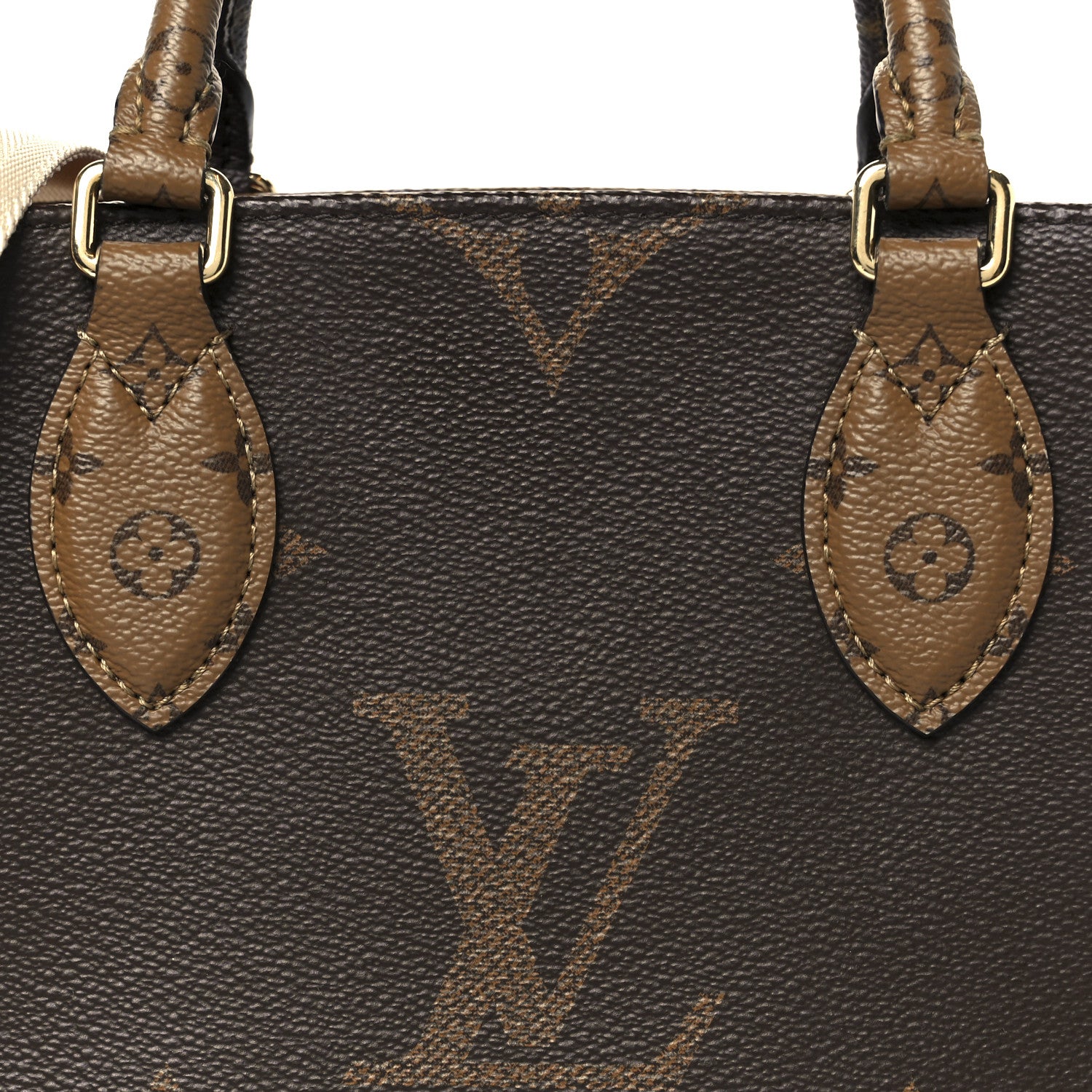 Louis Vuitton Reverse Monogram Giant Onthego PM 7 of 10