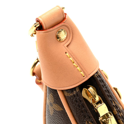 Louis Vuitton Monogram Loop 11 of 11