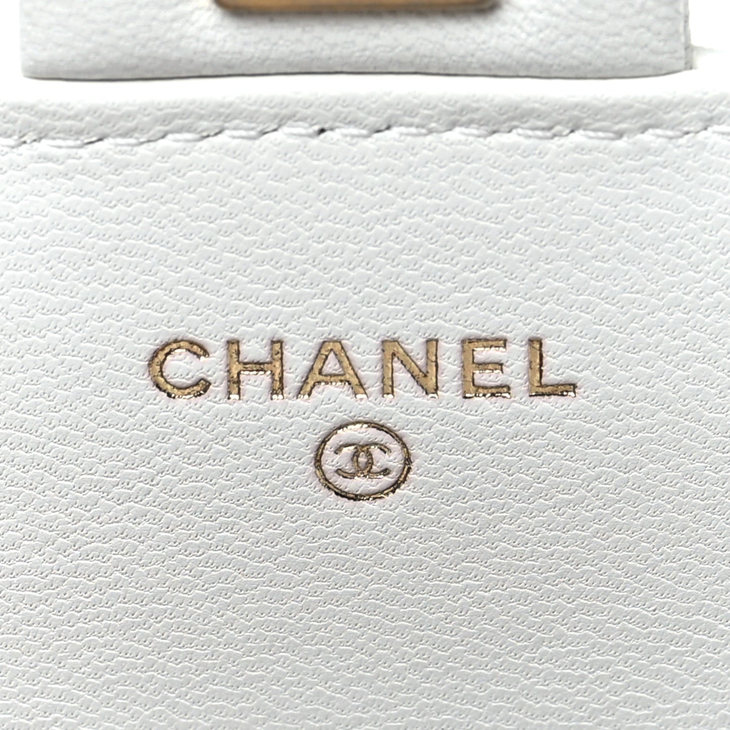 Goatskin Quilted Chic Pearls Clutch With Chain White