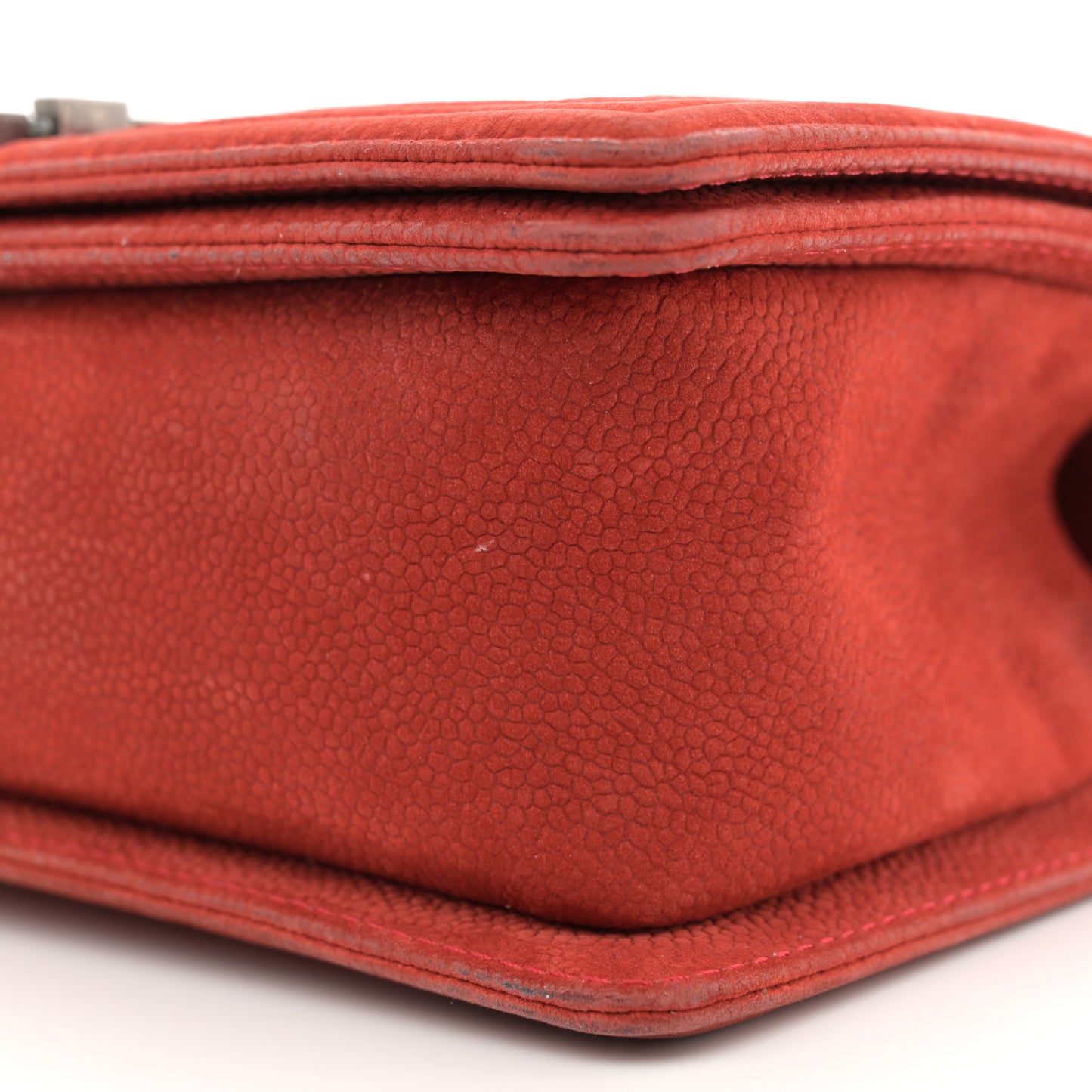Iridescent Caviar Quilted Medium Boy Flap Red