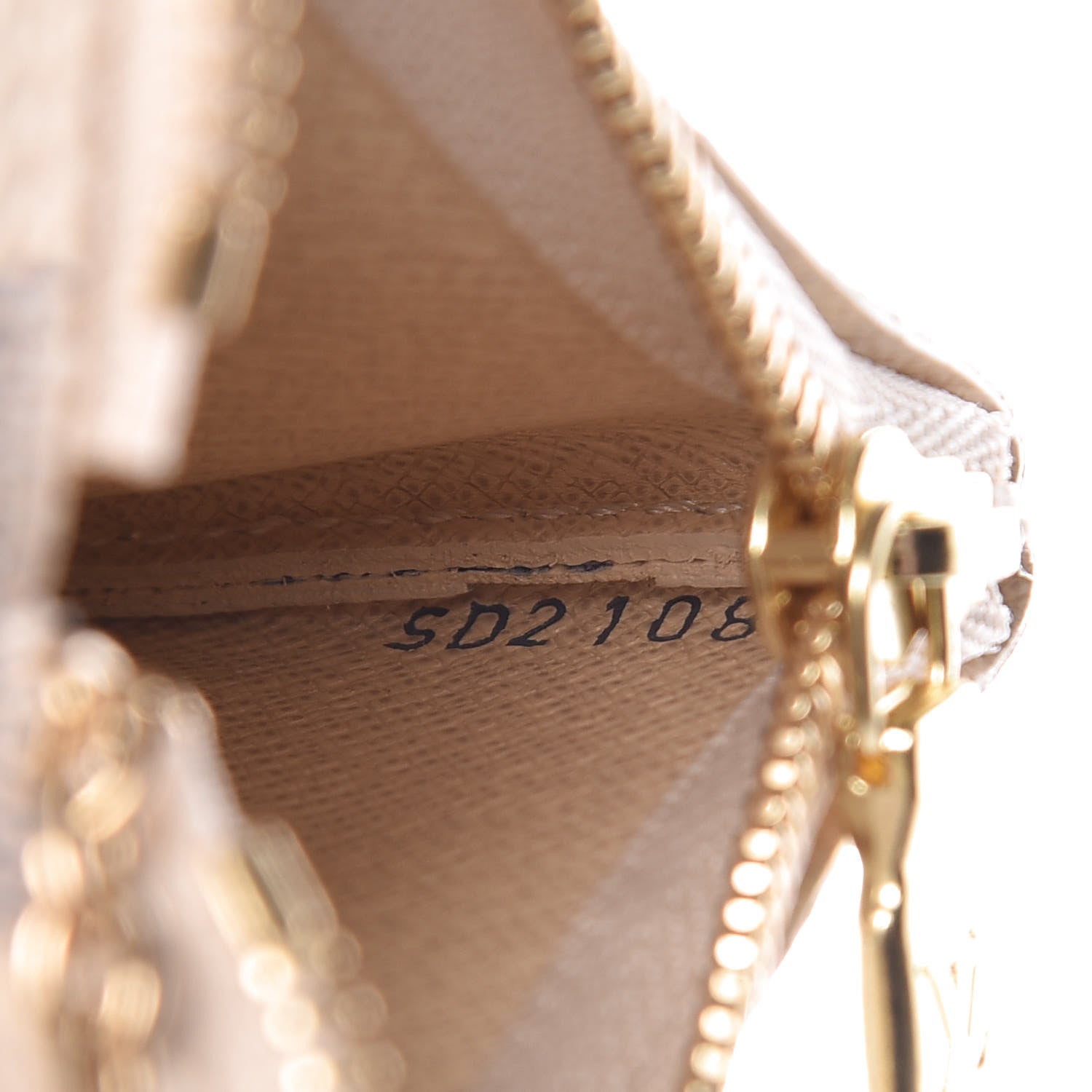 Louis Vuitton Damier Azur Key Pouch 7 of 7