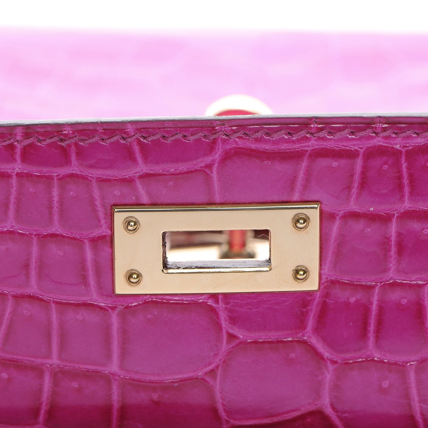 Shiny Niloticus Crocodile Kelly Cut Pochette Rose Scheherazade