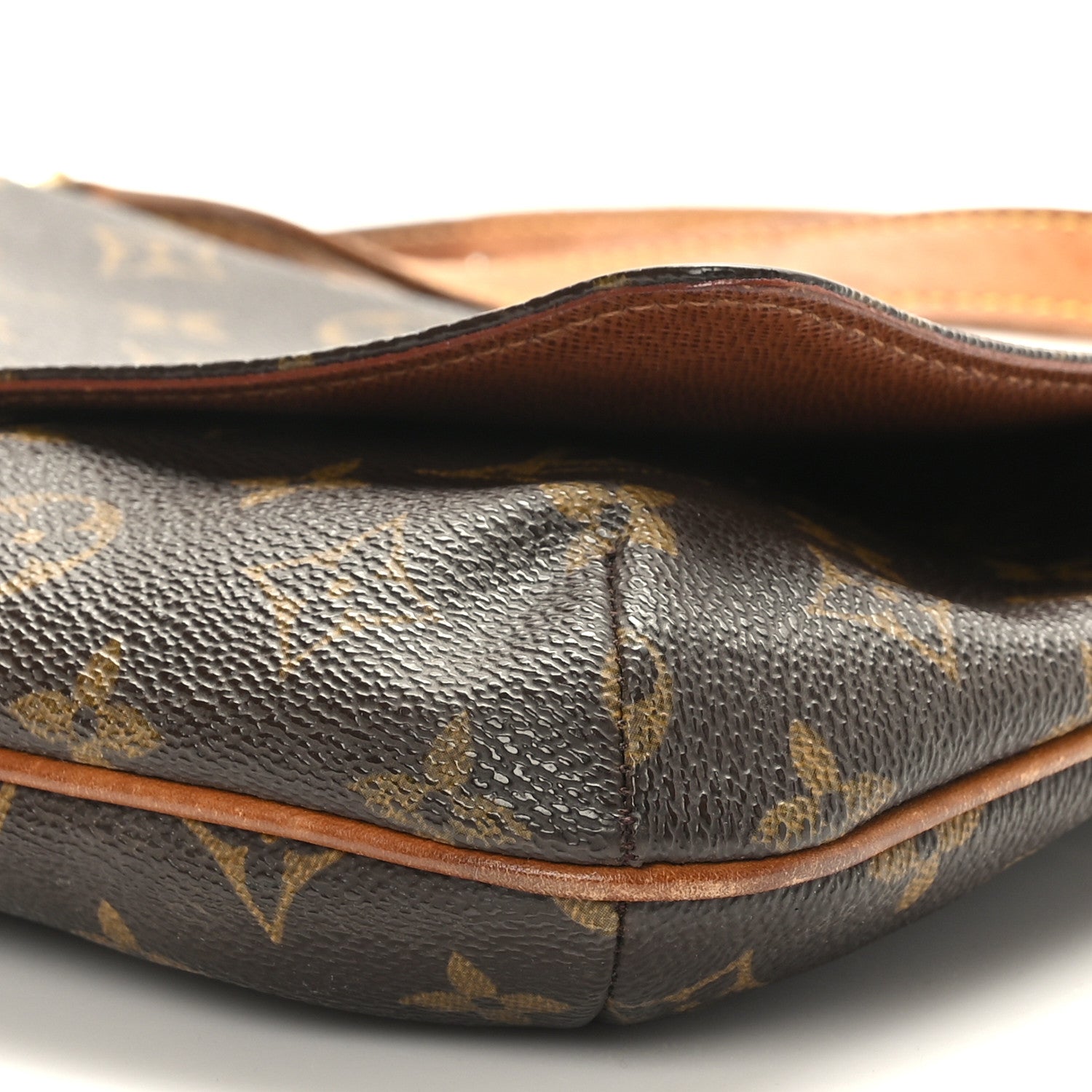 Louis Vuitton Monogram Musette Tango 8 of 10