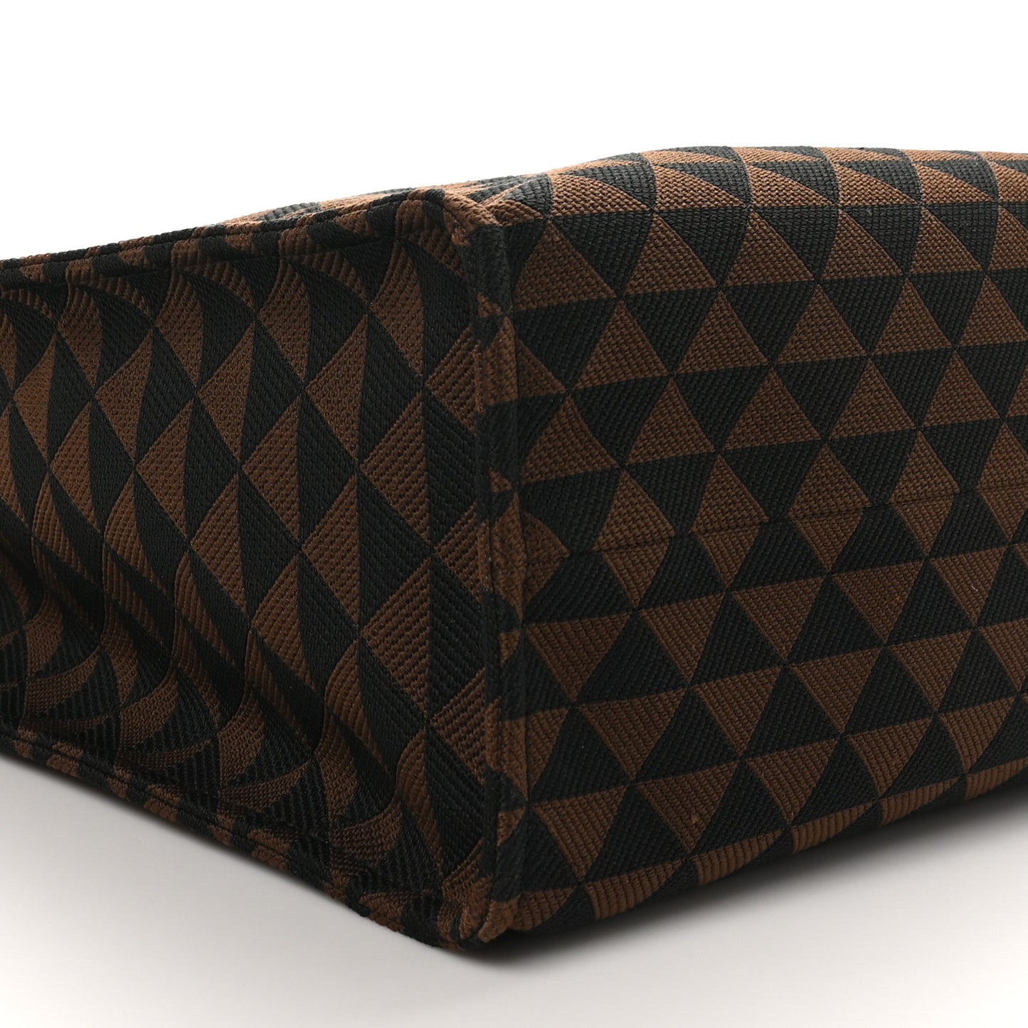 Jacquard Saffiano Triangolo Symbole Embroidered Shopping Tote Black Corda