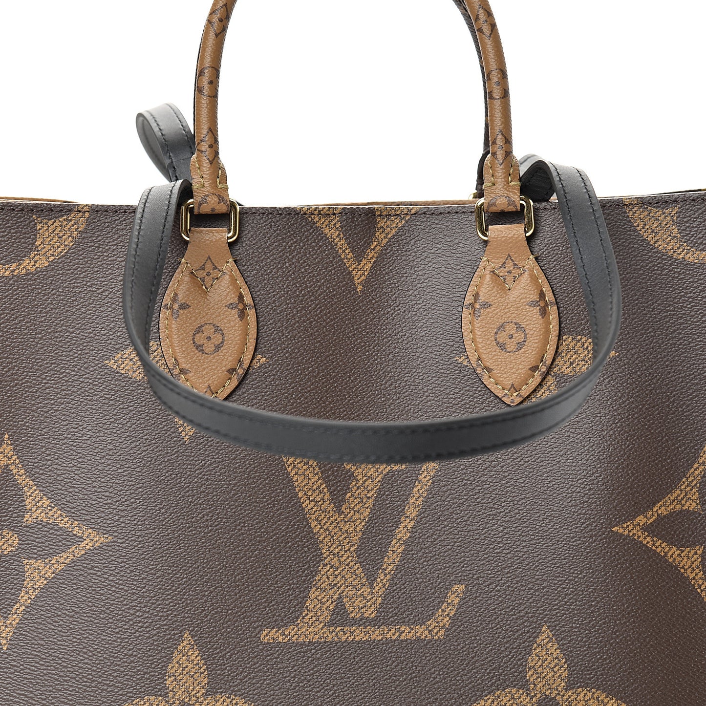Reverse Monogram Giant Onthego MM