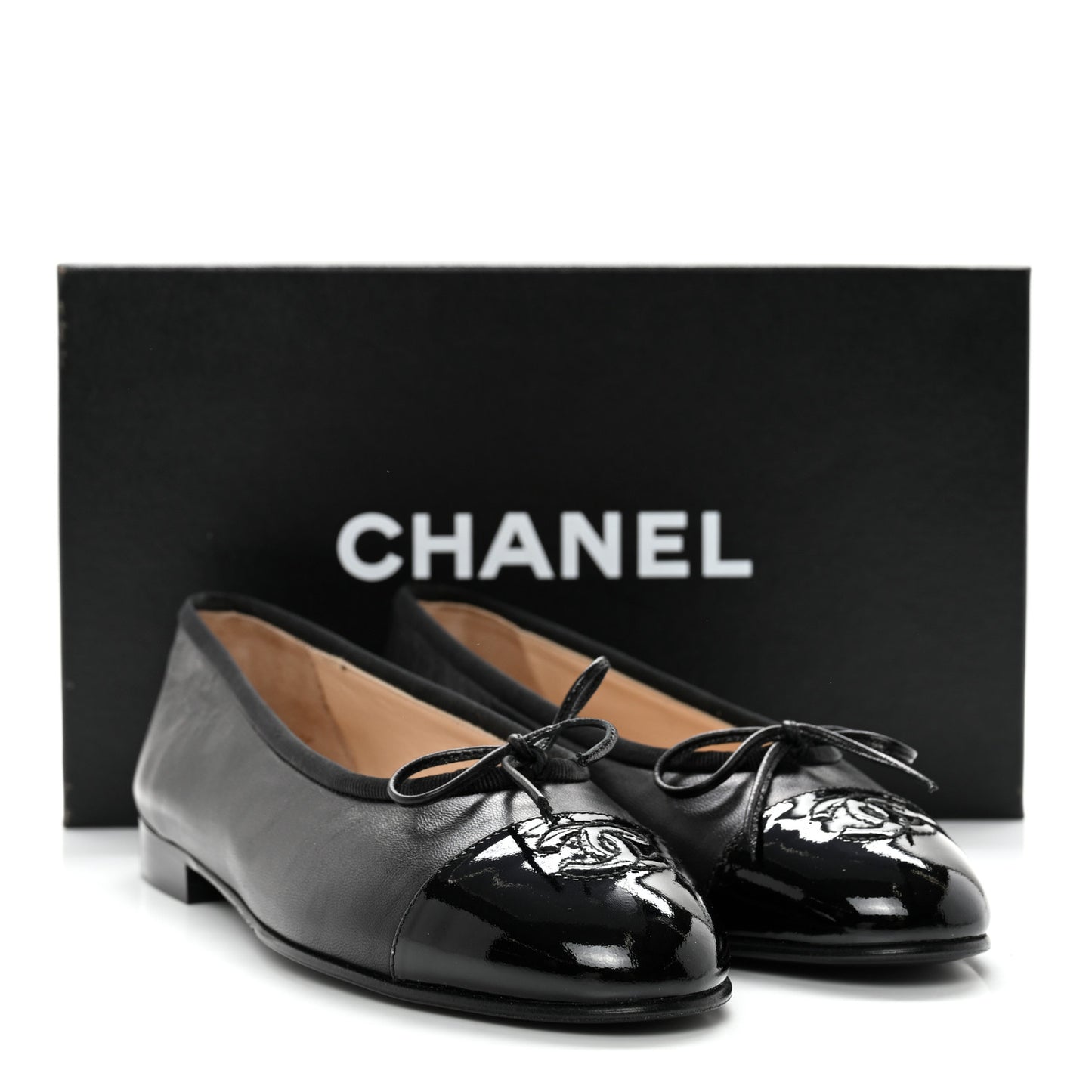 Lambskin Patent CC Cap Toe Ballerina Flats 35.5 Black