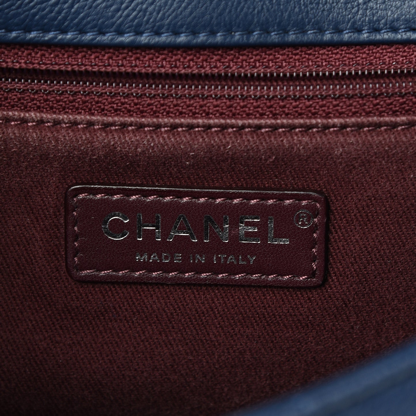 Caviar Iridescent Calfskin Quilted Medium Daily Carry Messenger Navy