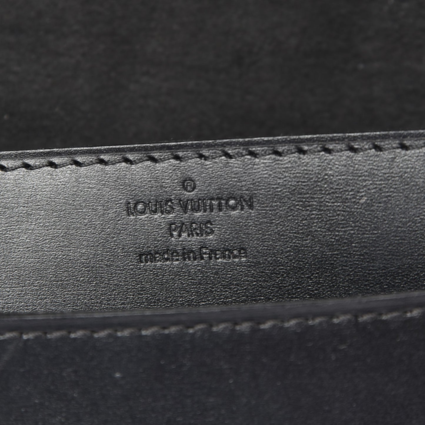 Calfskin Chain Louise GM Black