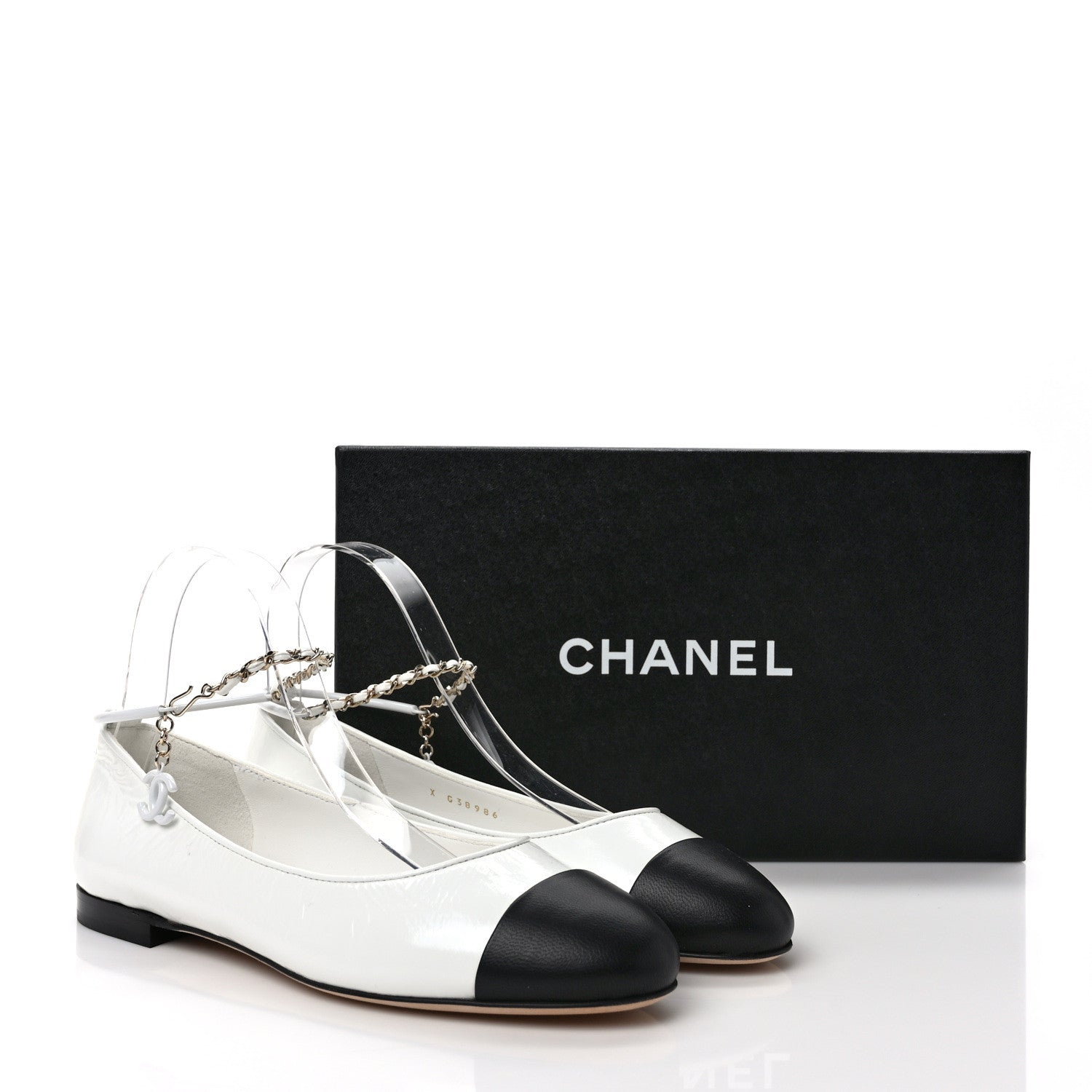 Chanel Lambskin Patent Calfskin Cap Toe Ankle Chain Ballerina Flats 37.5 White Black 9 of 9