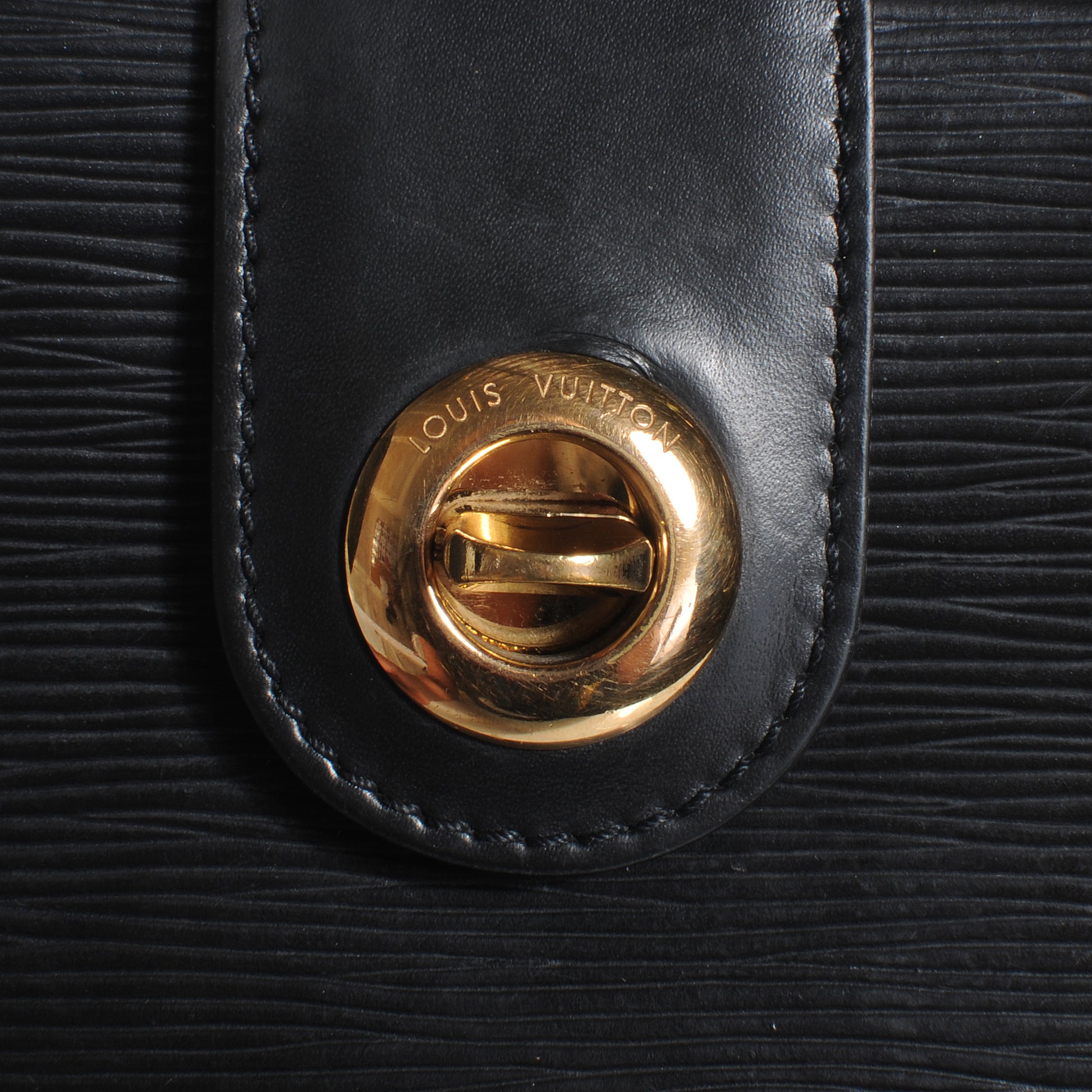 Louis Vuitton Epi Cluny Black 5 of 8