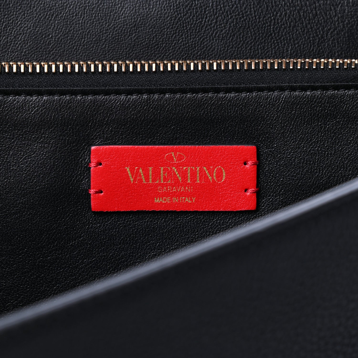 Valentino Garavani Pebbled Calfskin Large VRing Chain Shoulder Bag Black 6 of 8