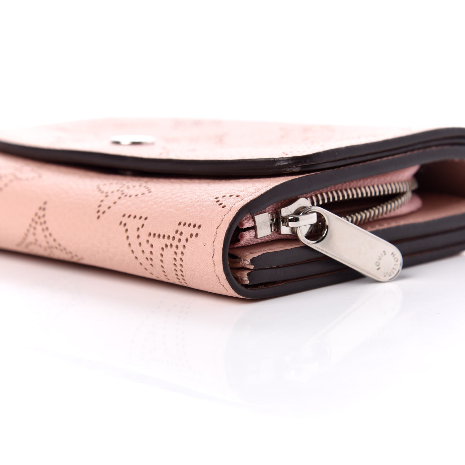 Louis Vuitton Mahina Iris Compact Wallet NM Magnolia 7 of 9