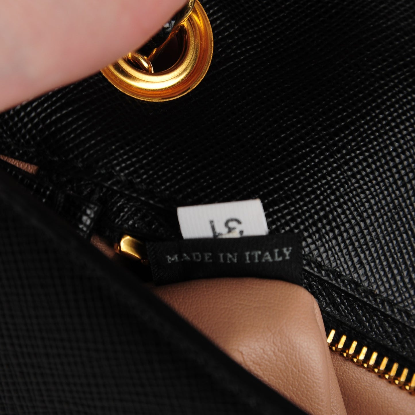 Saffiano Lux Chain Shoulder Bag Black