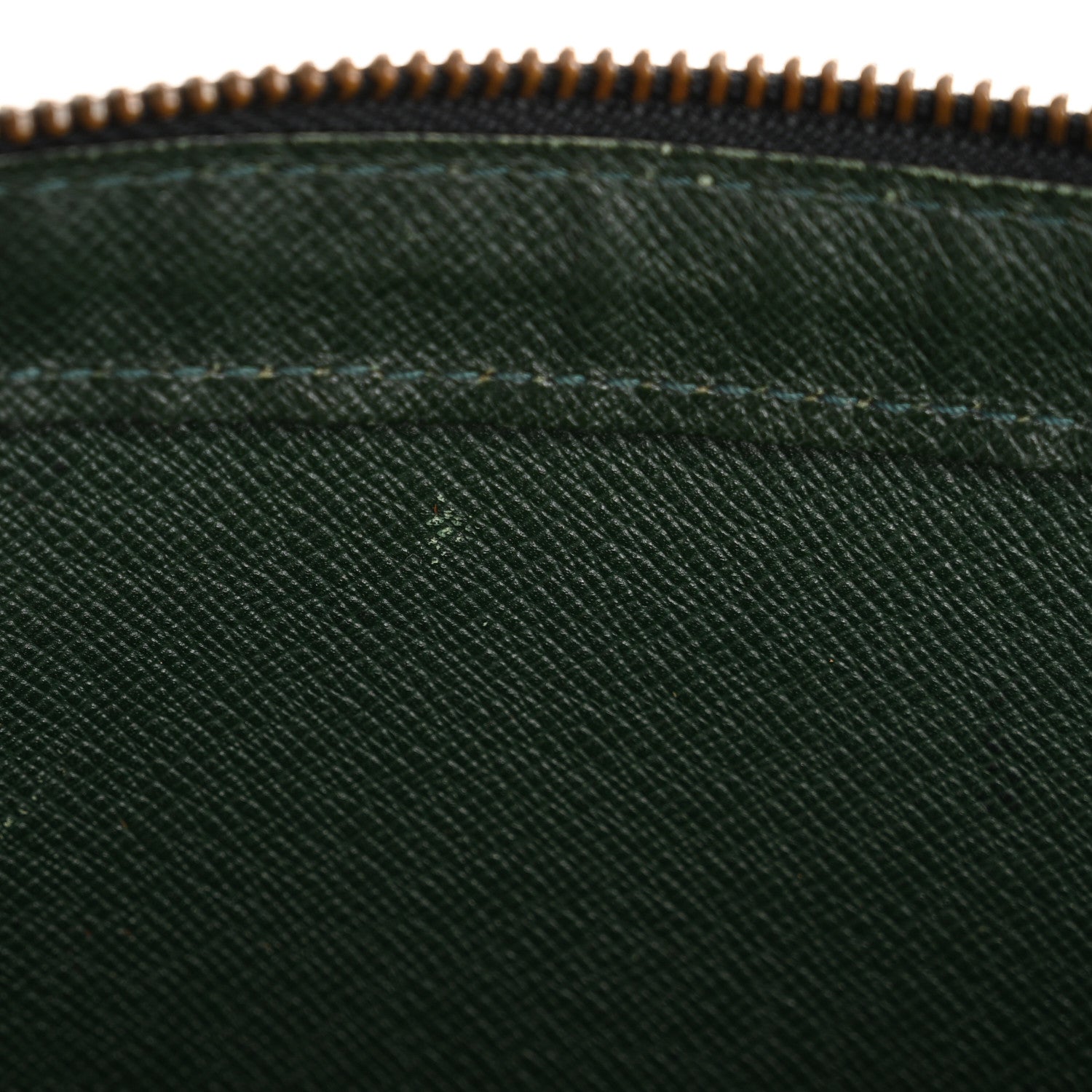 Louis Vuitton Taiga Baikal Pochette Epicea 8 of 12