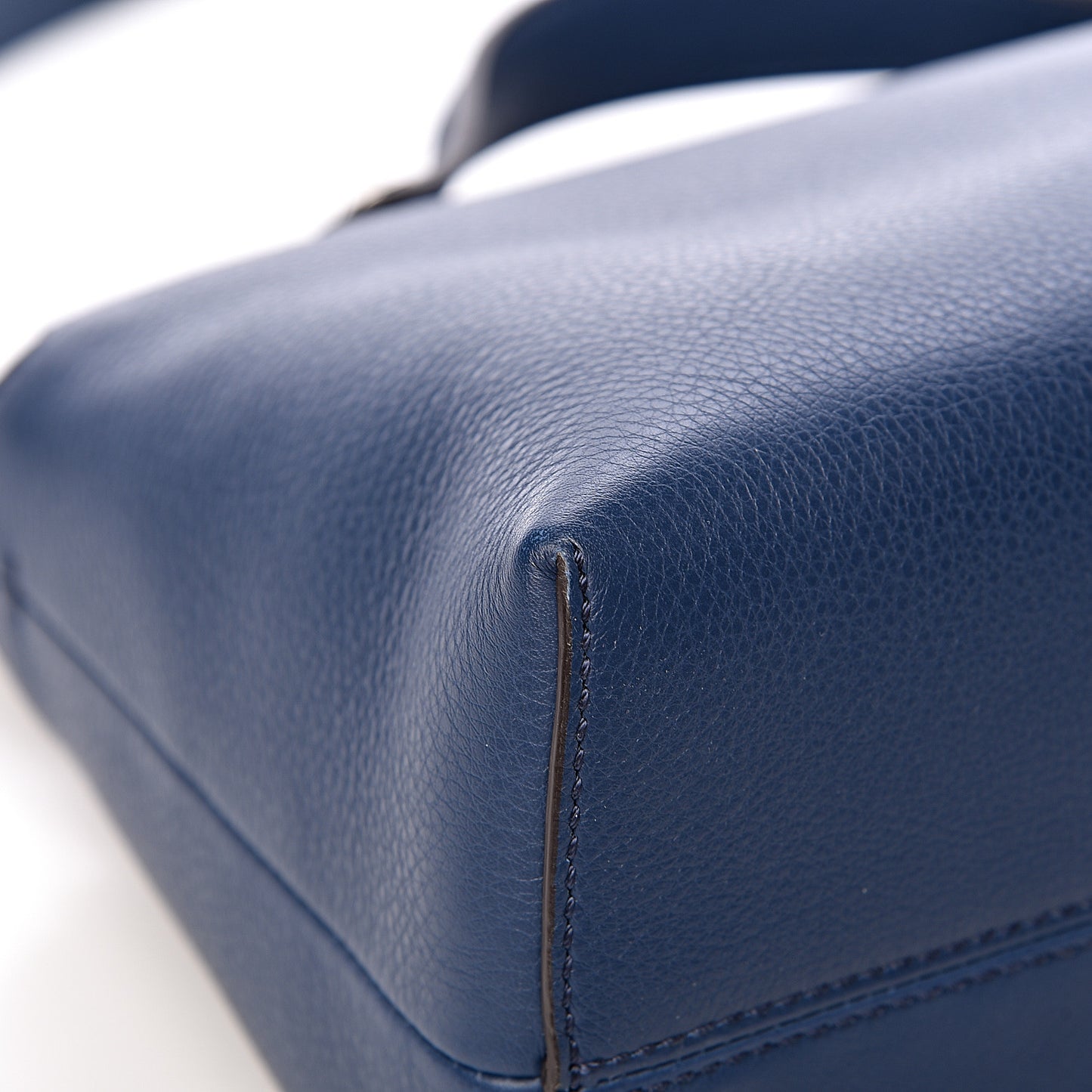 Vitello Dolce Chain Tail Medium By The Way Boston Bag Blue