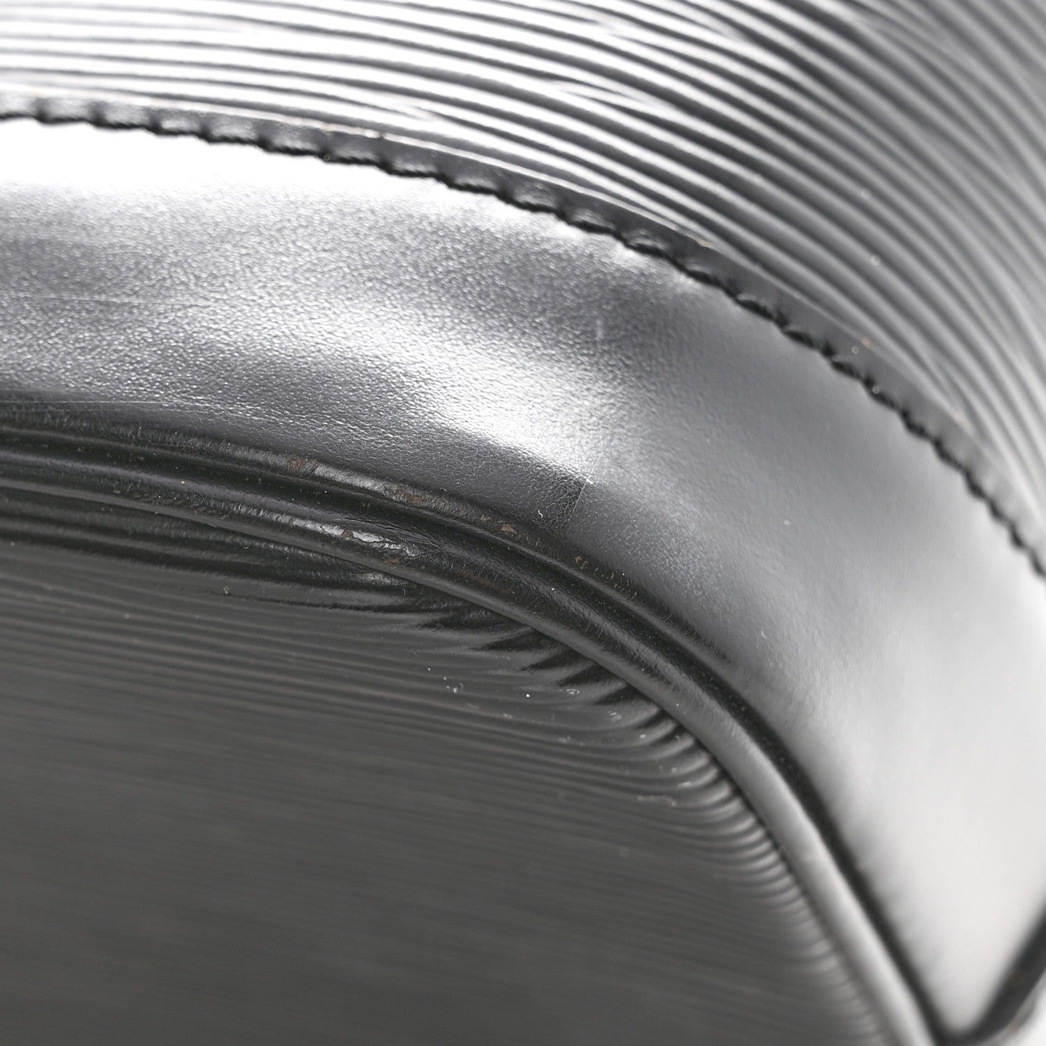 Louis Vuitton Epi Alma PM Black 17 of 17