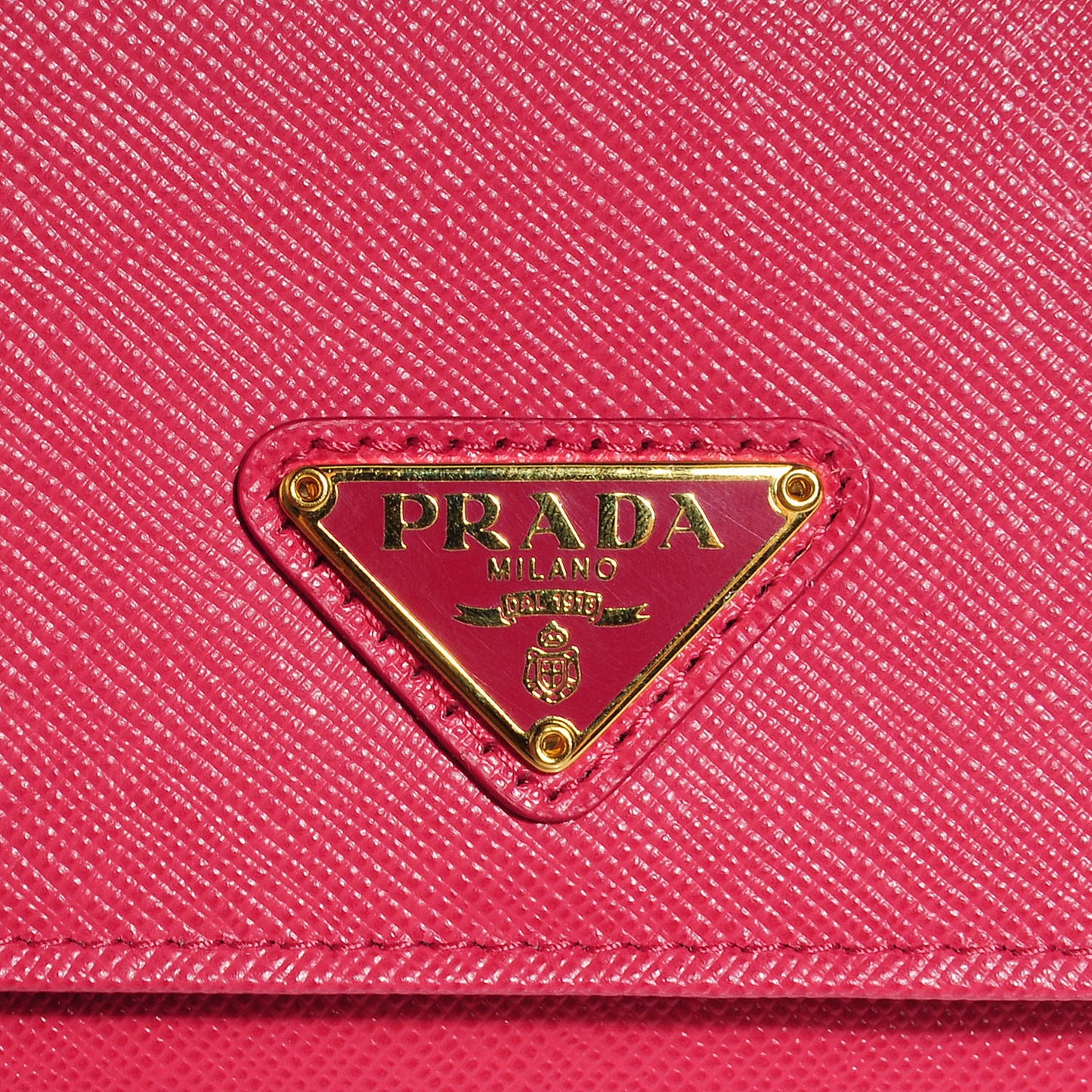 Saffiano Triangle Flap Wallet Peonia
