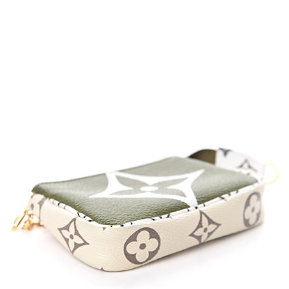 Louis Vuitton Monogram Giant Micro Pochette Accessories Kaki White 4 of 7