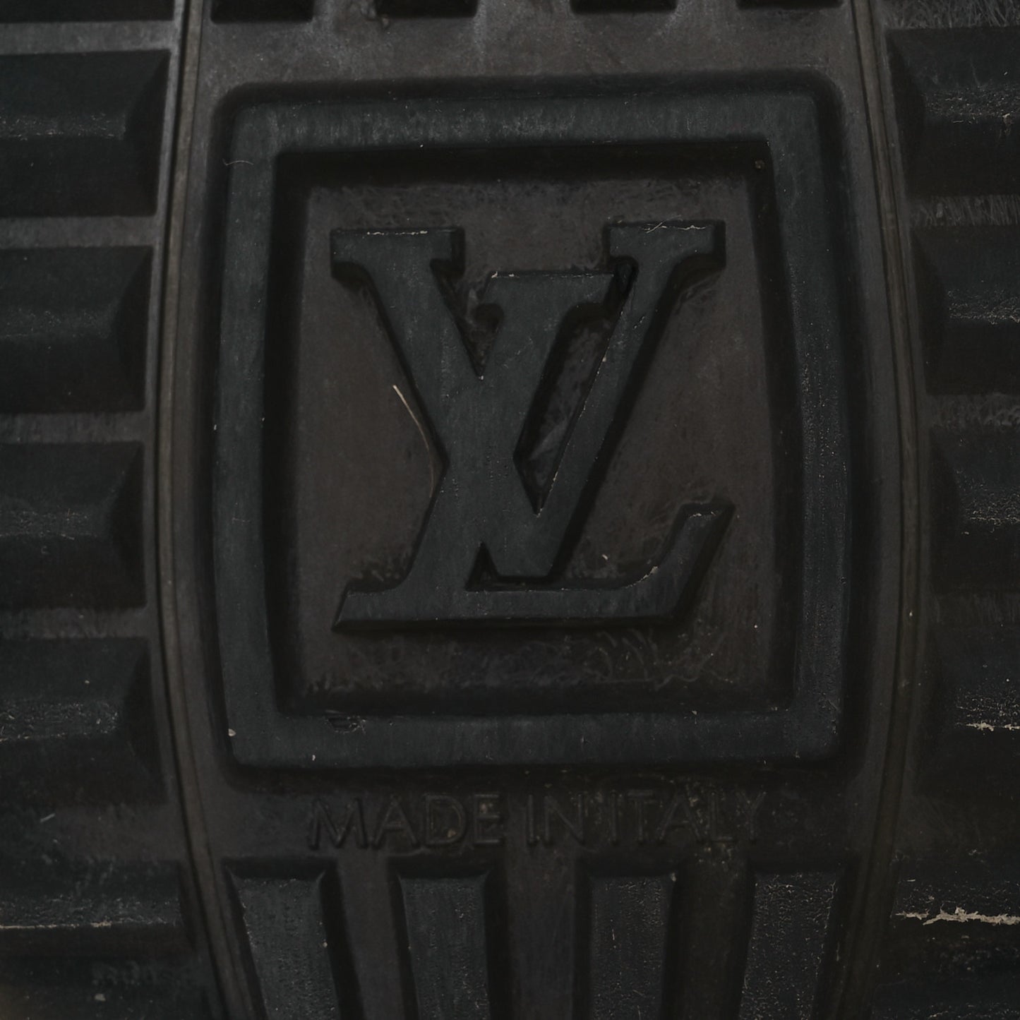 Suede Monogram Run Away Sneakers 36.5 Black