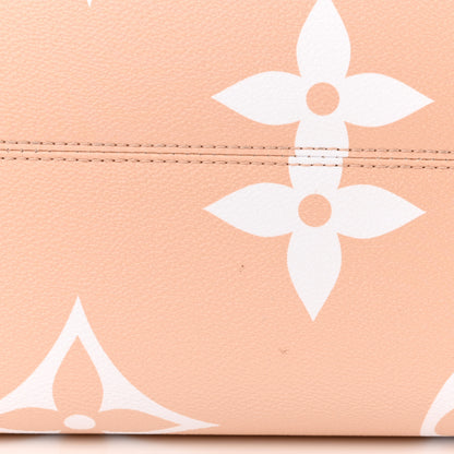 Louis Vuitton Monogram Giant By The Pool OnTheGo GM Brume 14 of 14