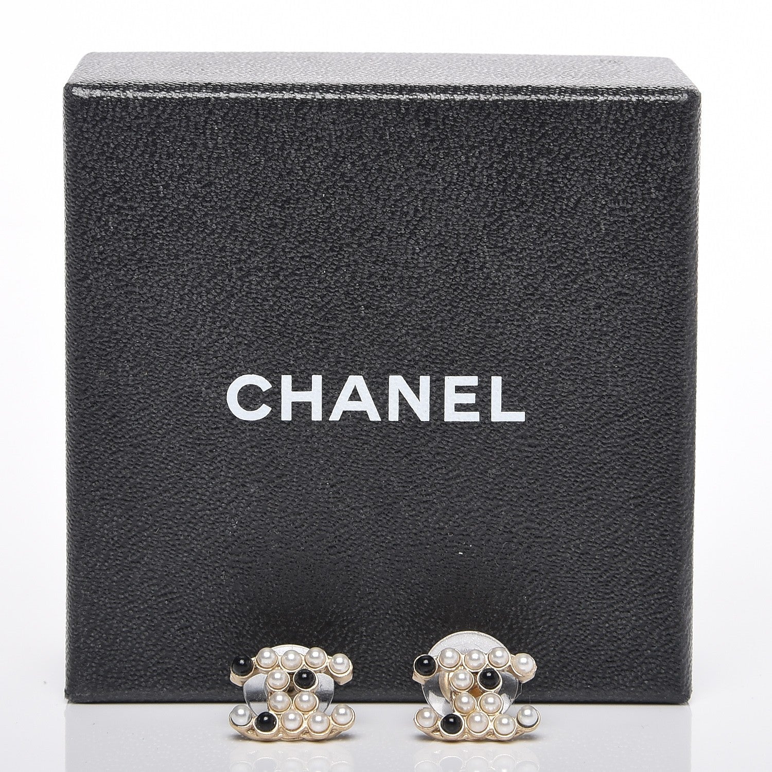 Chanel Pearl CC Earrings Gold 6 of 6