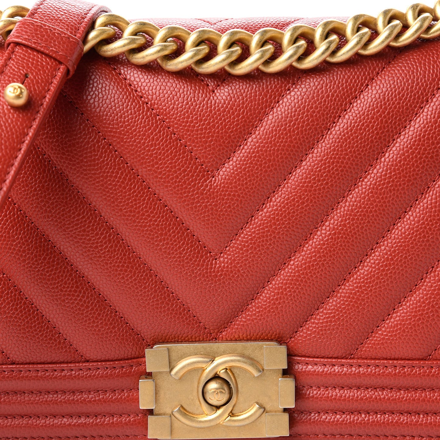 Caviar Chevron Quilted Medium Boy Flap Red